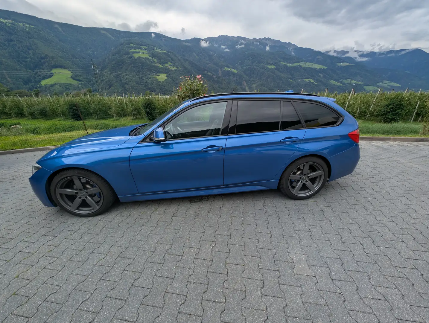BMW 328 328i Touring c/clima auto Blu/Azzurro - 2