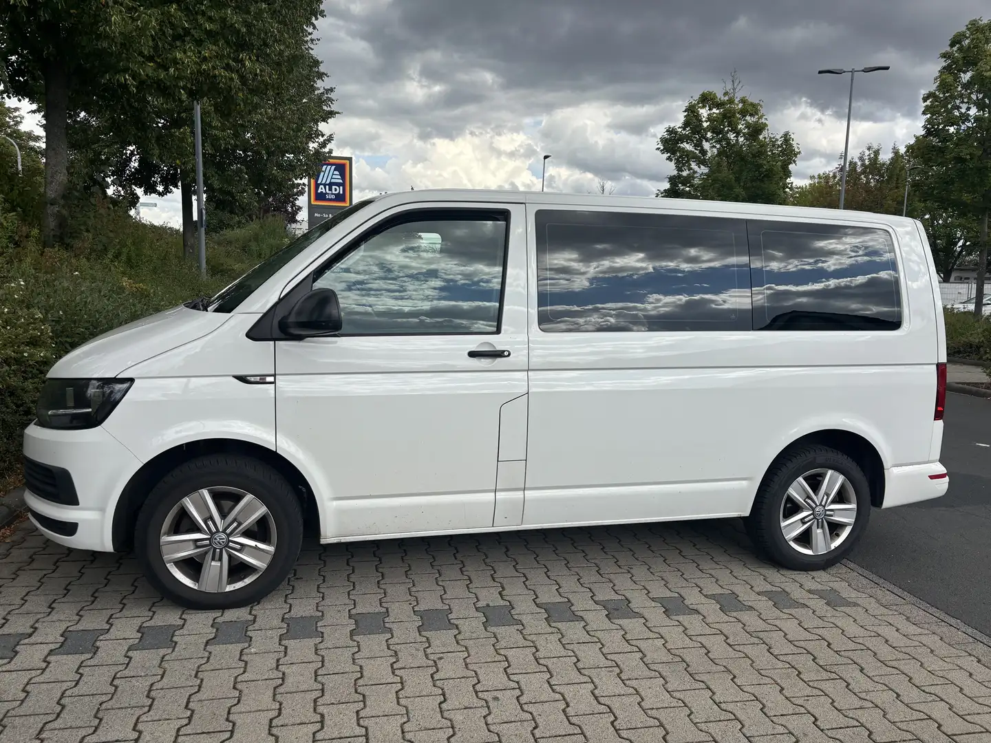 Volkswagen T6 Multivan Multivan Trendline Weiß - 1