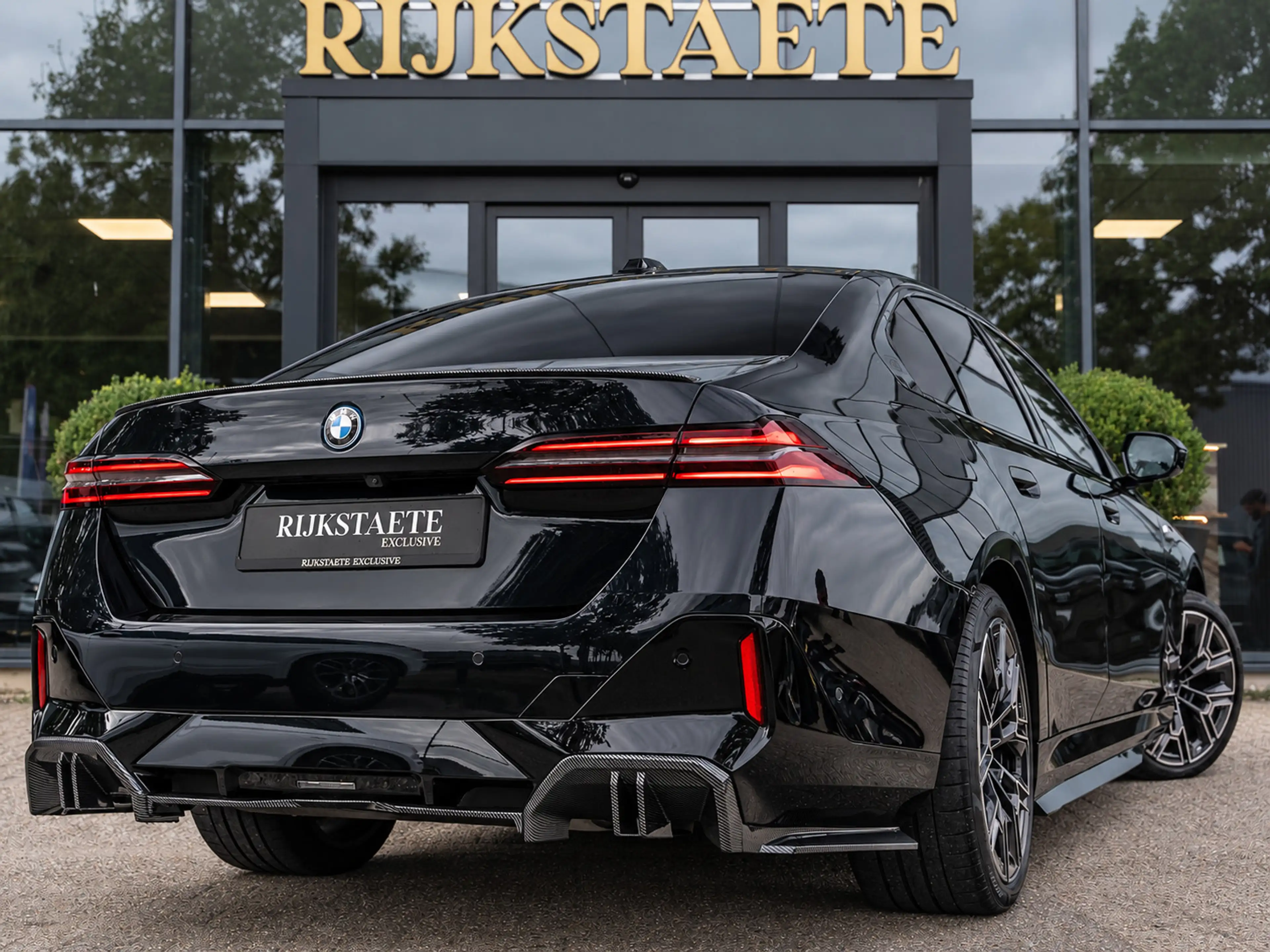 BMW 550 5-serie 550e XDrive|PANO|360°|B&W|HEAD-UP|CARBON|I — photo 7