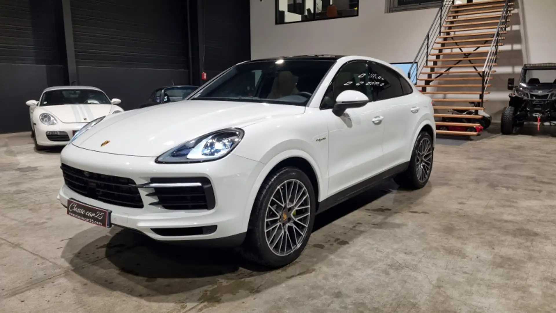 Porsche Cayenne (9YB) 3.0 V6 462CH E-HYBRID - ORIGINE FRANCE - 2E  Blanc - 1