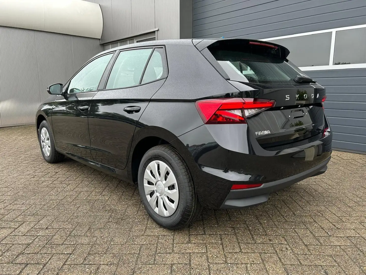 Skoda Fabia 1.0 TSI 95PS Selection 5-türig Rückf.Kamera Par... Schwarz - 2