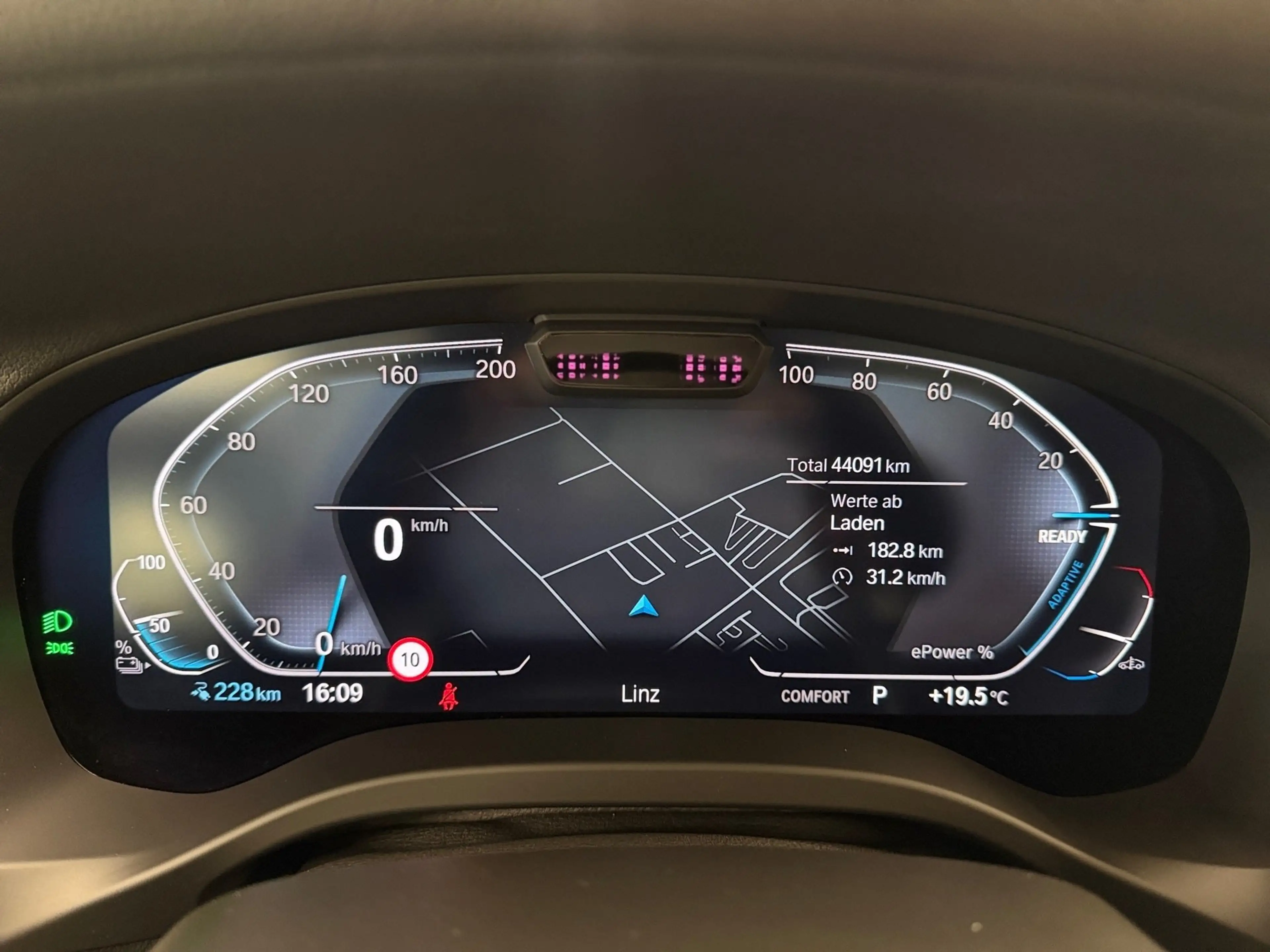 BMW iX3 M Sport — photo 4
