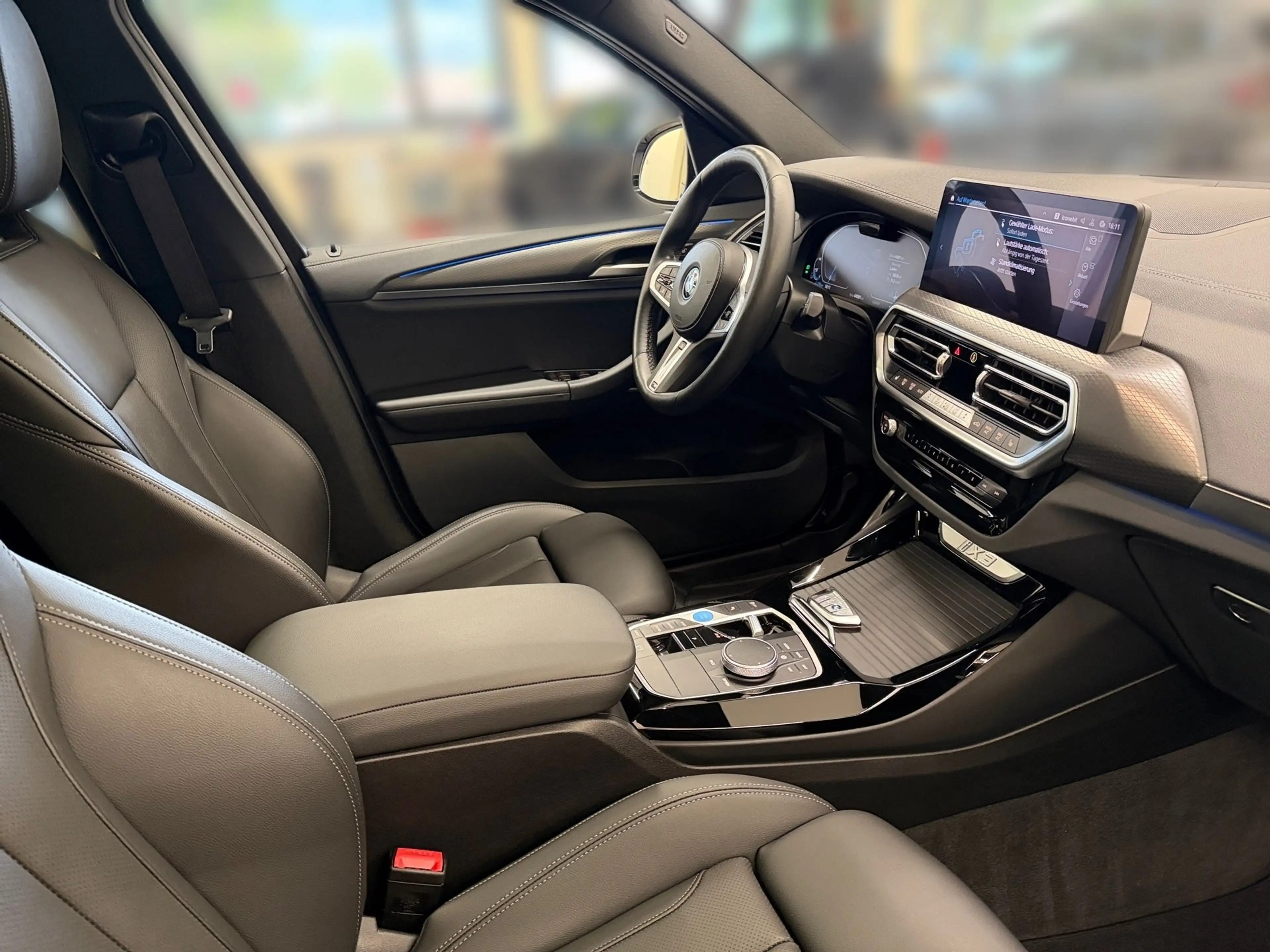 BMW iX3 M Sport — photo 12
