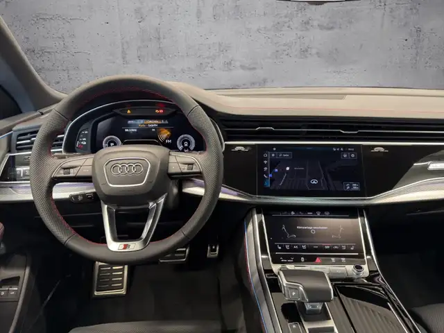 Audi Q8 view 12