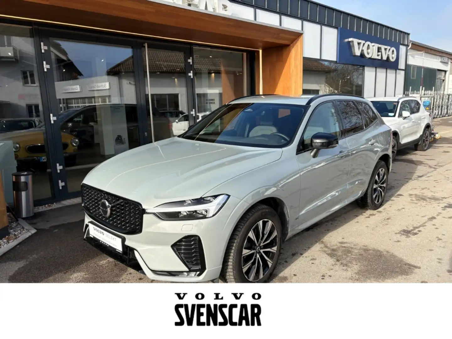 Volvo XC60 Plus Dark AWD B4 Diesel EU6d StandHZG Leder Digita Grau - 1