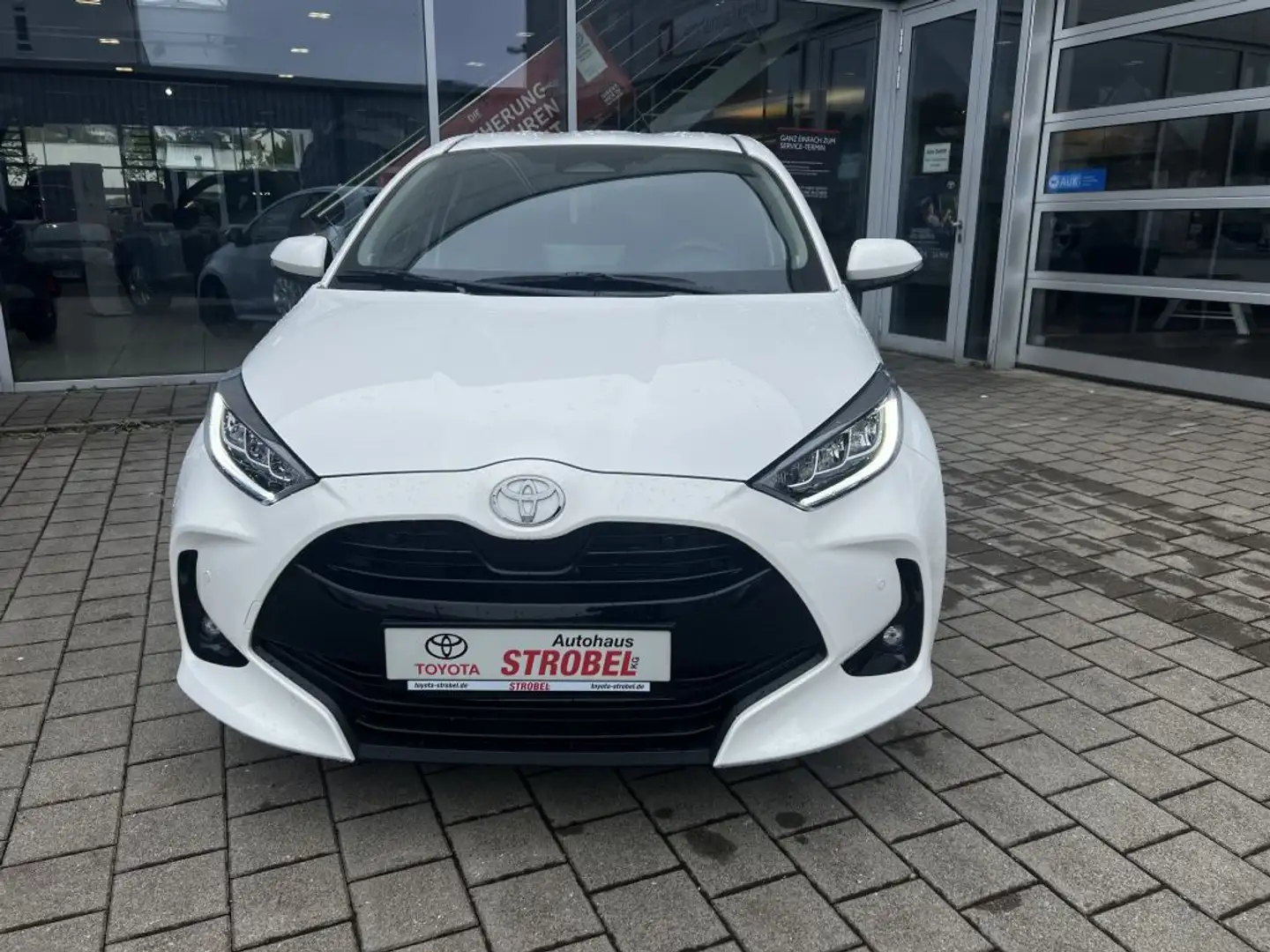 Toyota Yaris Hybrid 116 1.5 VVT-i Teamplayer (XPA1) Weiß - 2