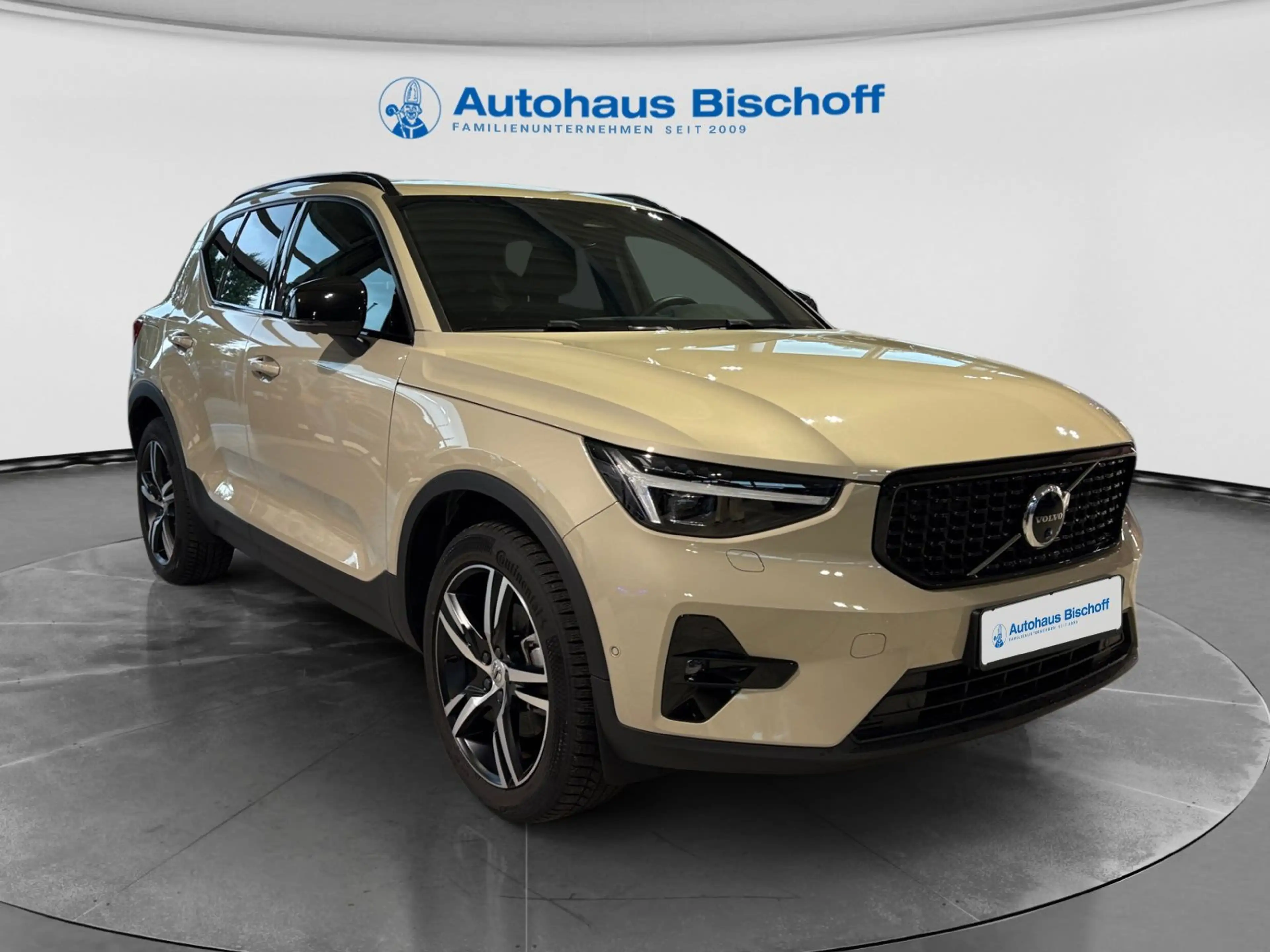Volvo XC40 XC 40 B4 2WD Plus Dark — photo 3