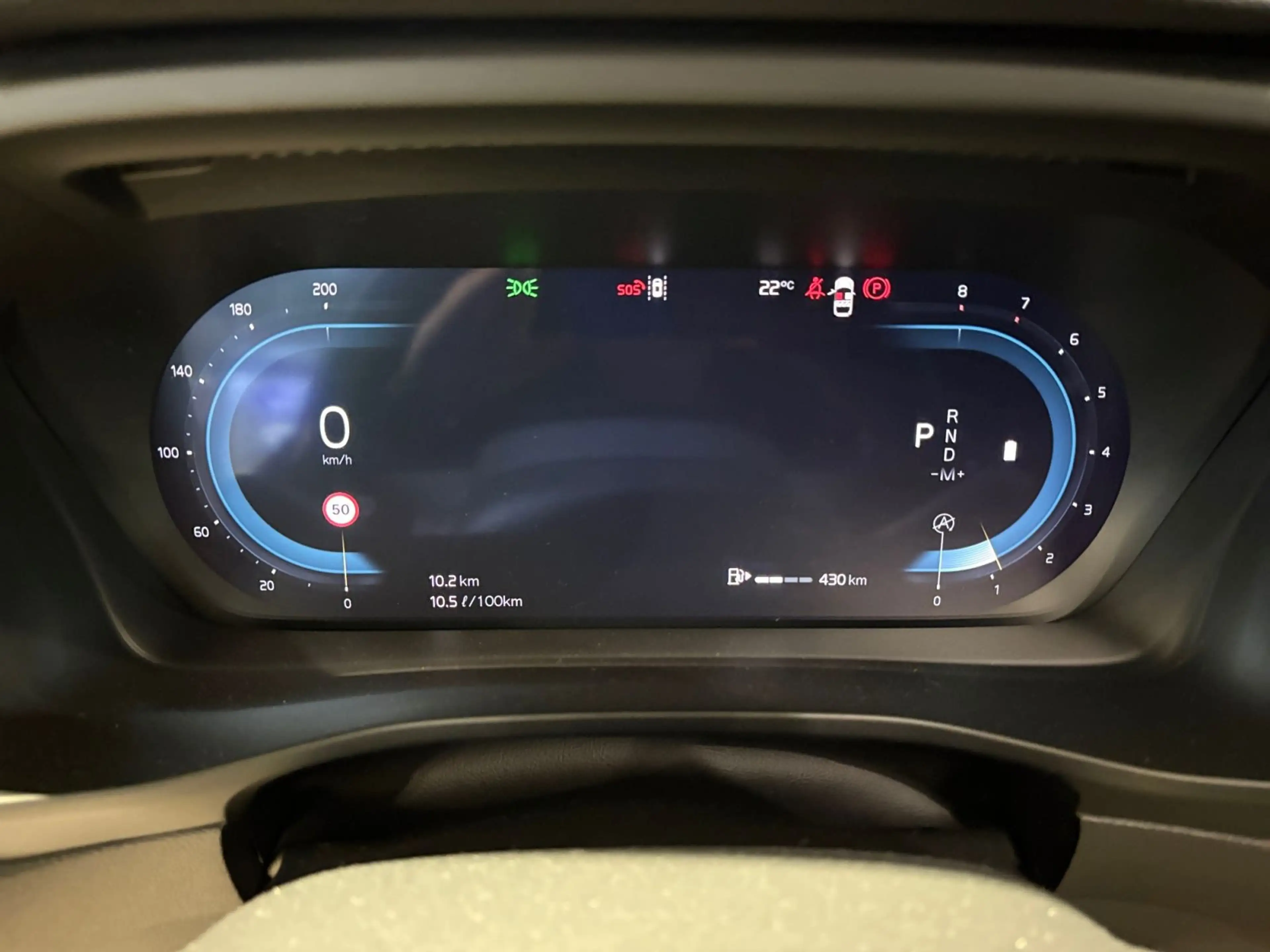 Volvo XC40 XC 40 B4 2WD Plus Dark — photo 14