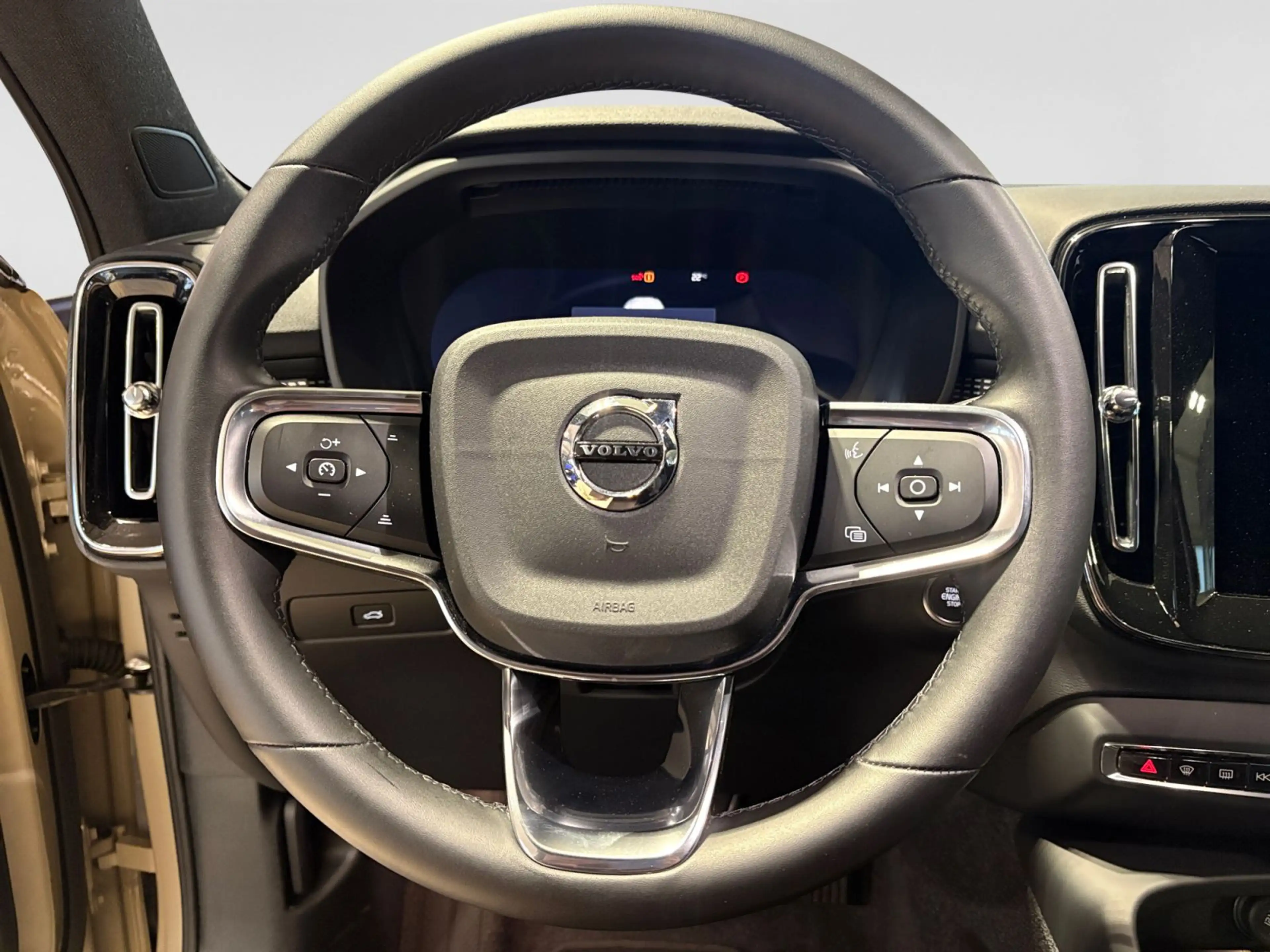 Volvo XC40 XC 40 B4 2WD Plus Dark — photo 13