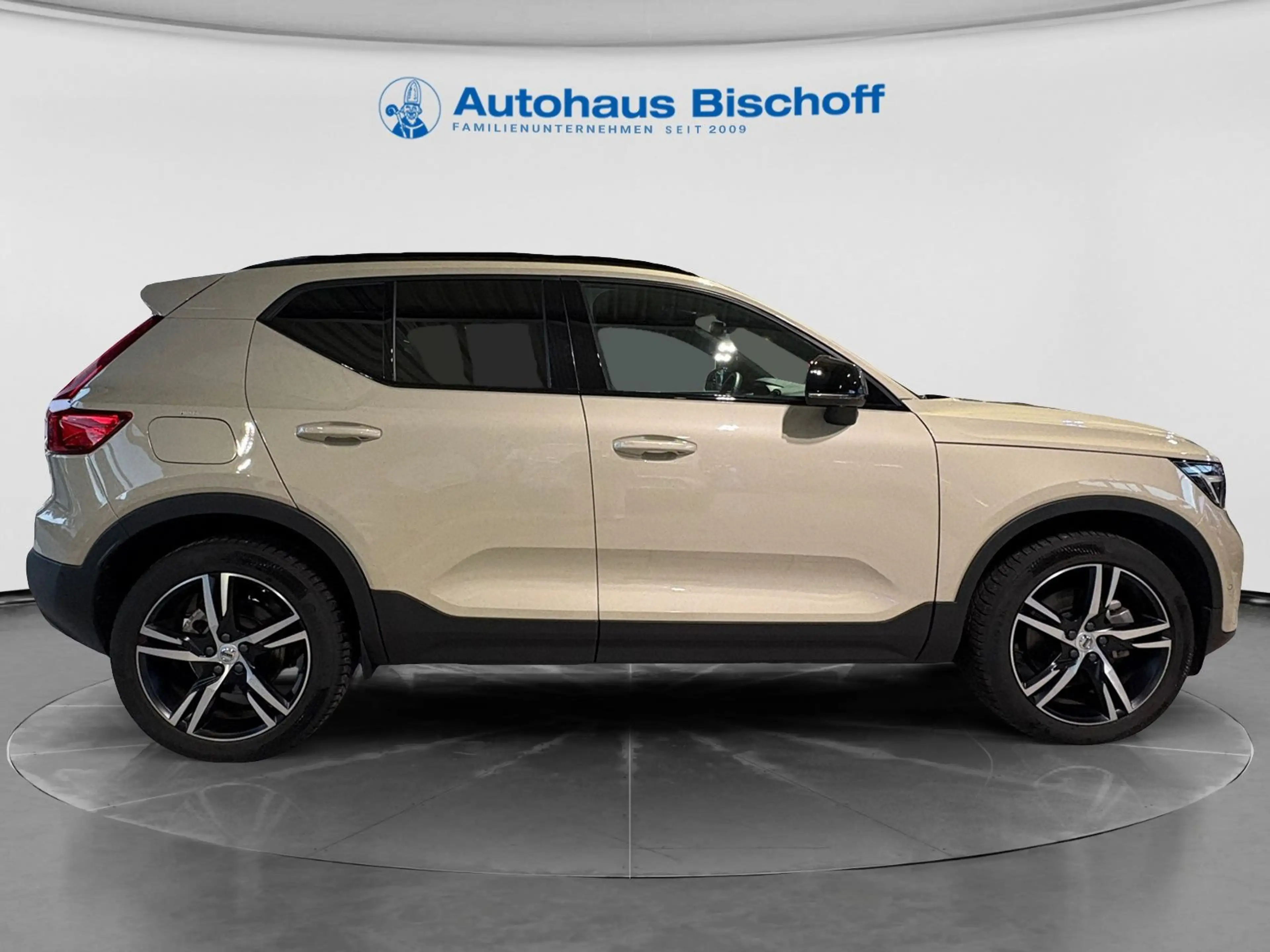 Volvo XC40 XC 40 B4 2WD Plus Dark — photo 4
