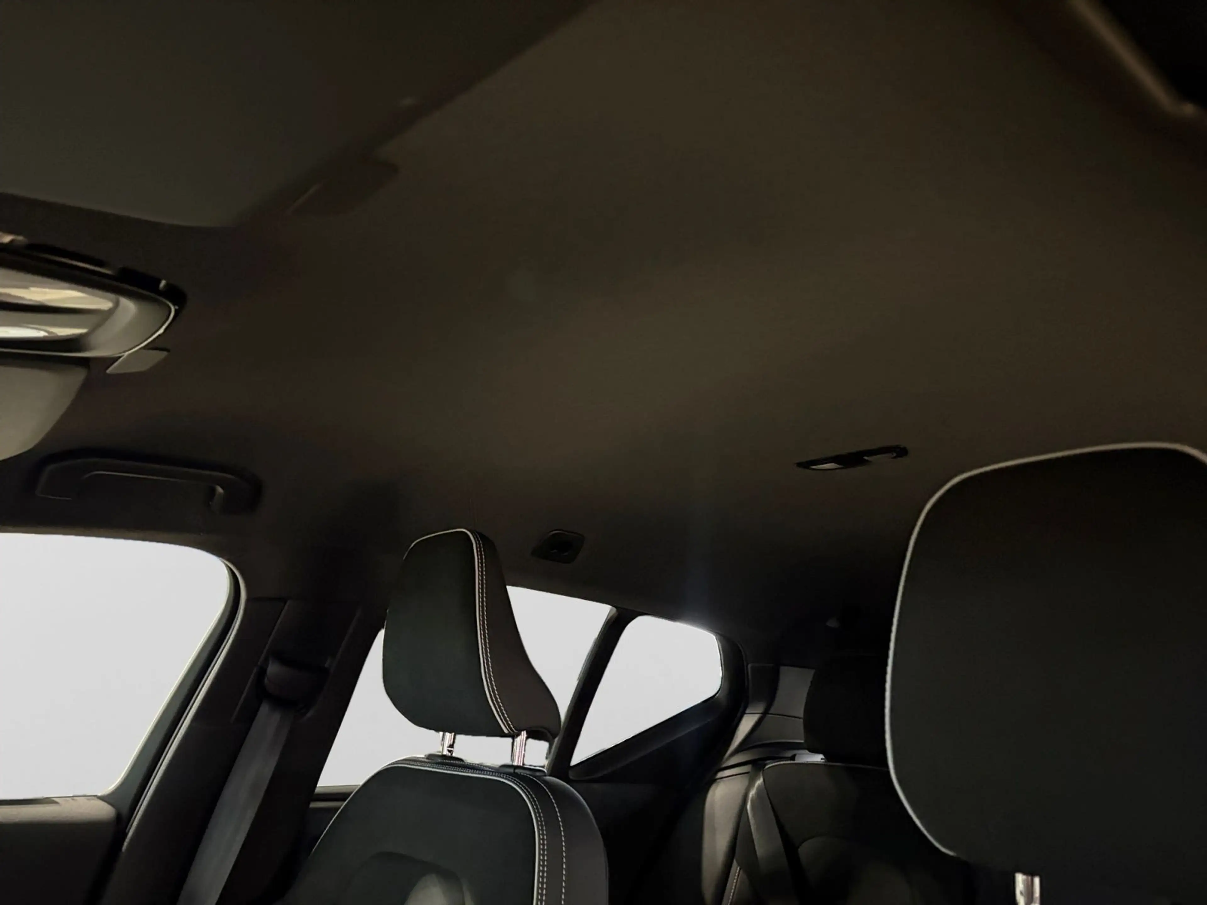 Volvo XC40 XC 40 B4 2WD Plus Dark — photo 12