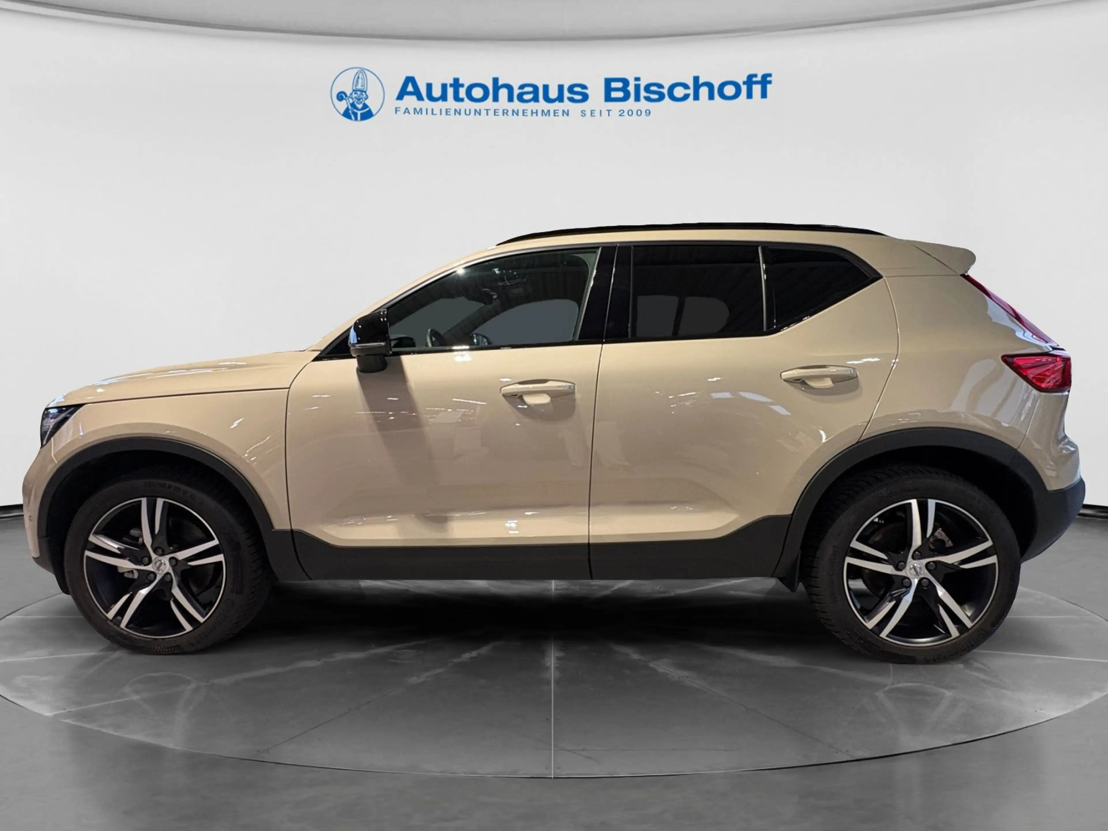Volvo XC40 XC 40 B4 2WD Plus Dark — photo 8