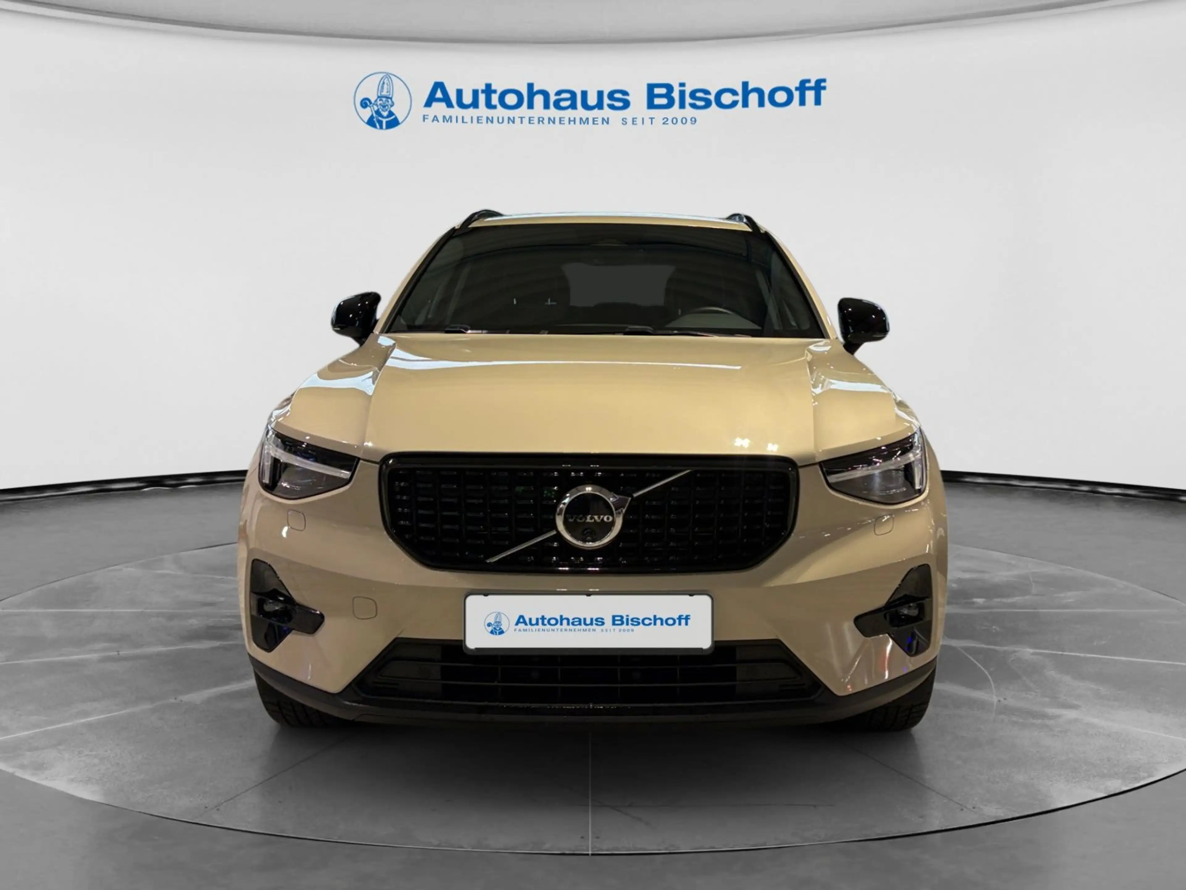 Volvo XC40 XC 40 B4 2WD Plus Dark — photo 2