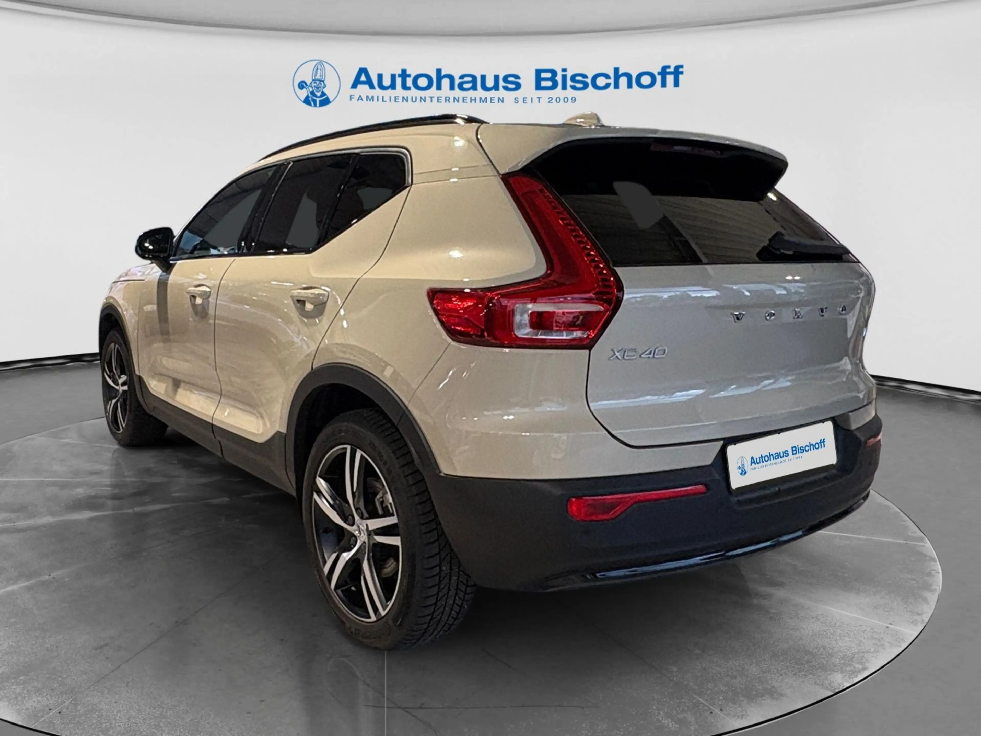Volvo XC40 XC 40 B4 2WD Plus Dark — photo 7