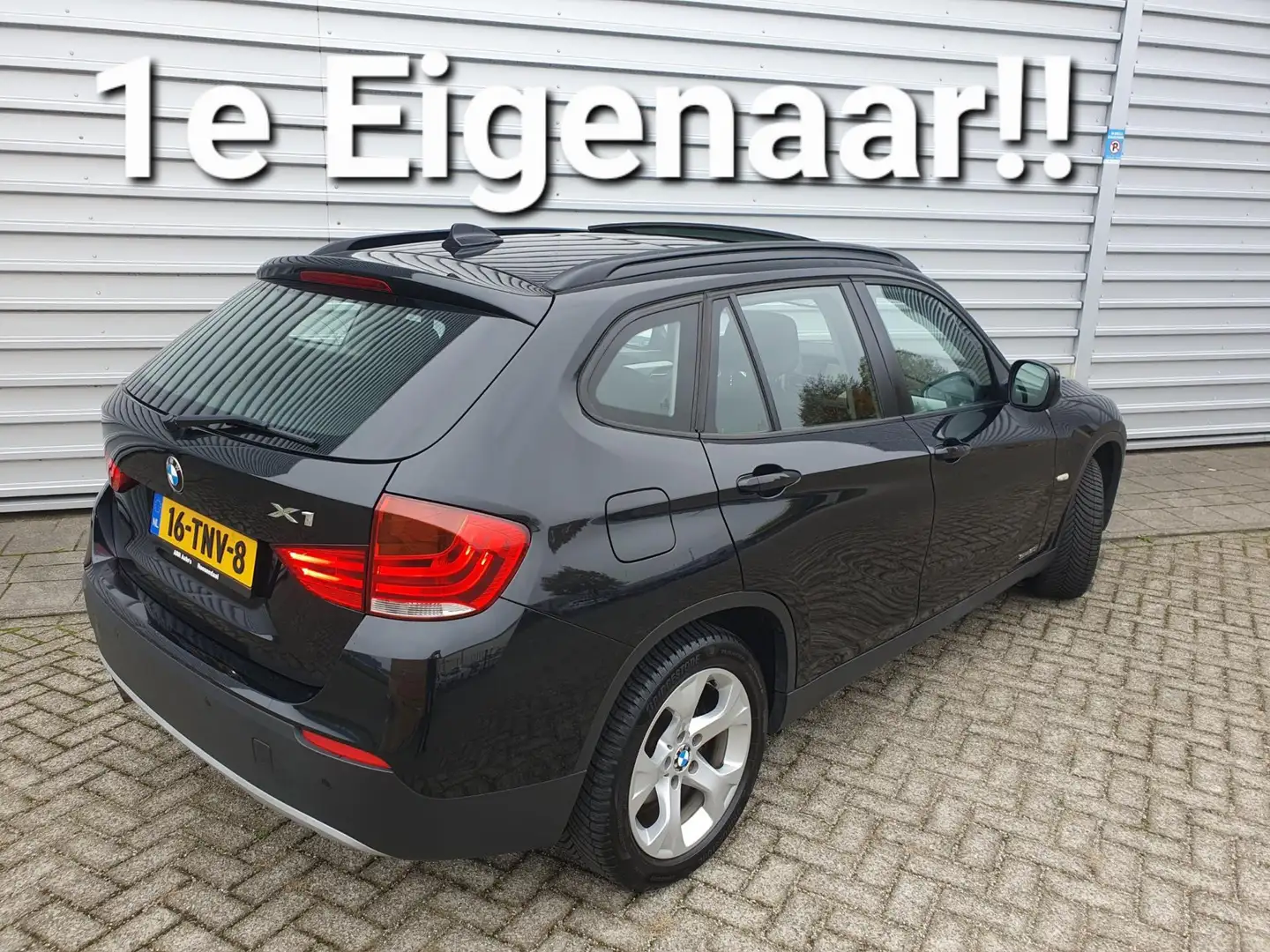 BMW X1 SDrive20i Clima/Navi/ Dealer OH! / 1e Eigenaar! Schwarz - 2