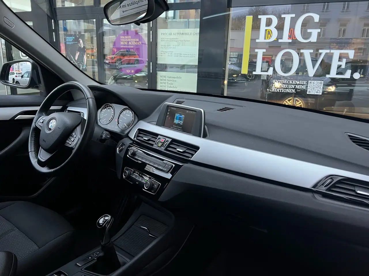 BMW X1 sDrive18i AHK RFK PDC DAB Parkass. Klima 5