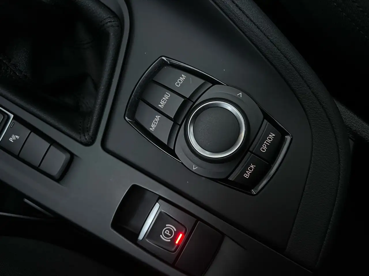 BMW X1 sDrive18i AHK RFK PDC DAB Parkass. Klima 14