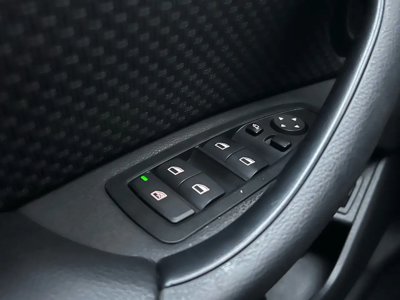 BMW X1 sDrive18i AHK RFK PDC DAB Parkass. Klima 15