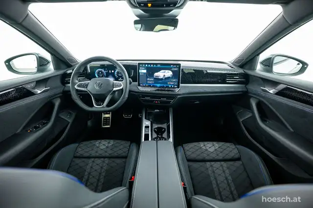 Volkswagen Passat view 5
