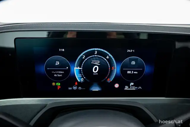 Volkswagen Passat view 11