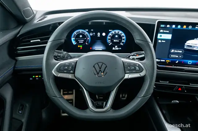 Volkswagen Passat view 6