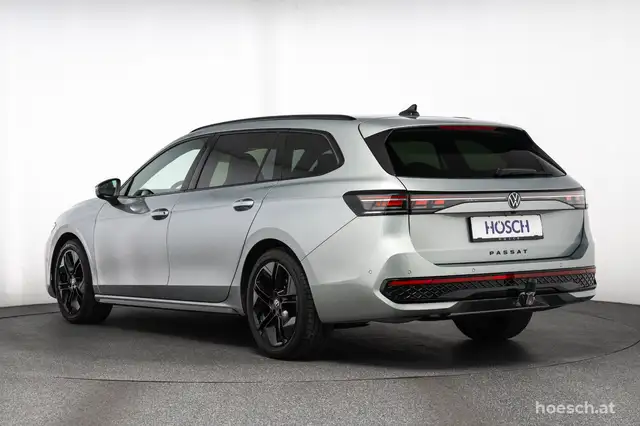 Volkswagen Passat view 4