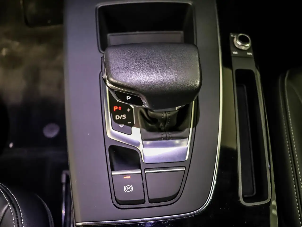 Audi Q5 снимка Audi Q5