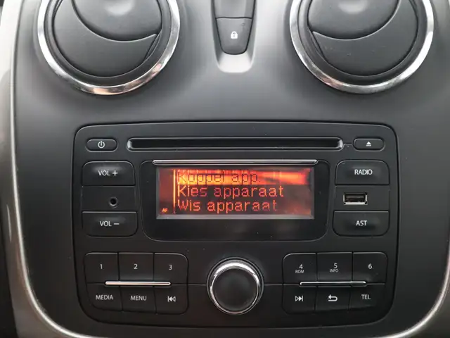 Dacia Sandero view 10