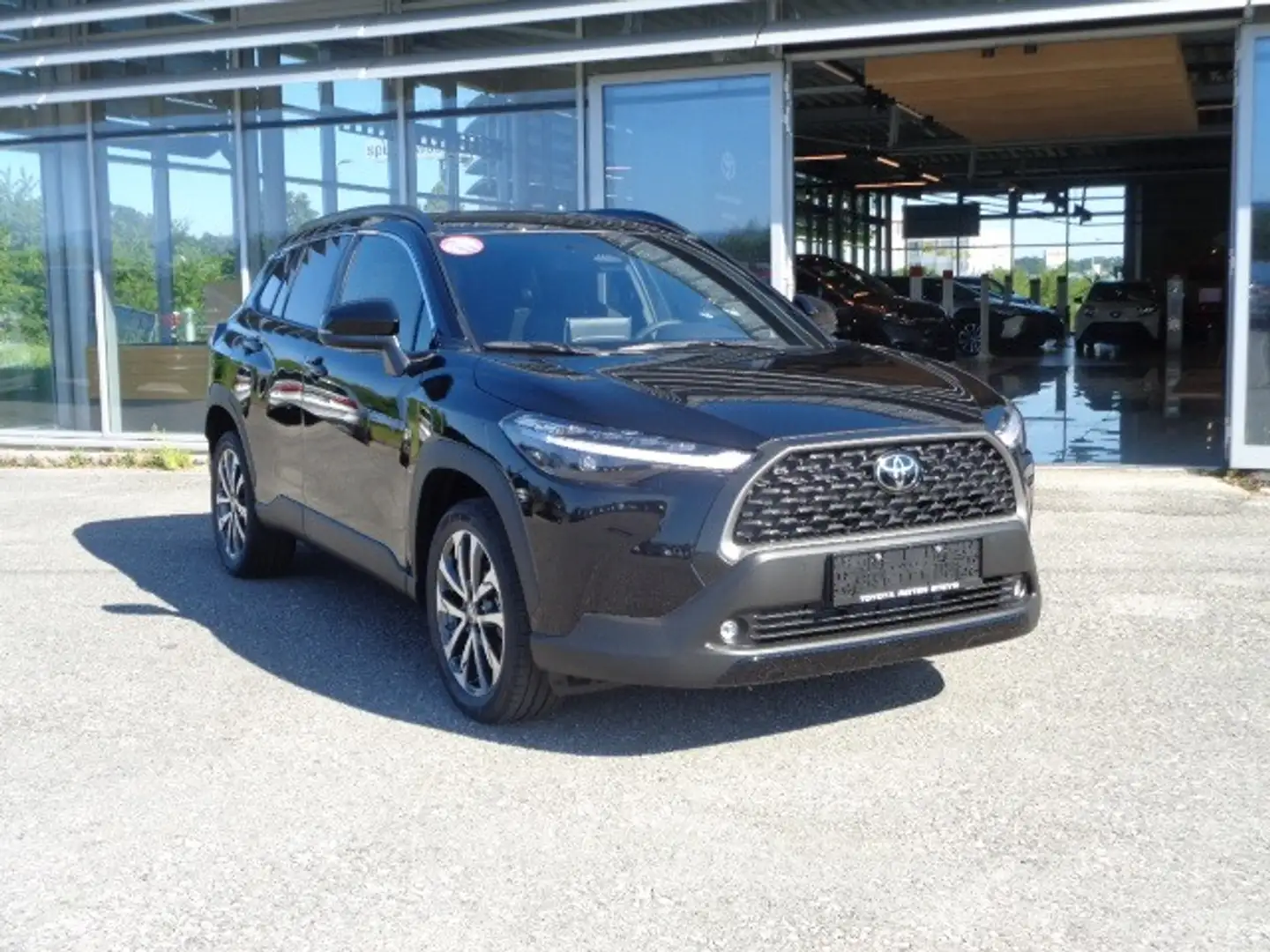 Toyota Corolla Cross 1,8 Hybrid Active Drive 2WD *PROMPT Noir - 1