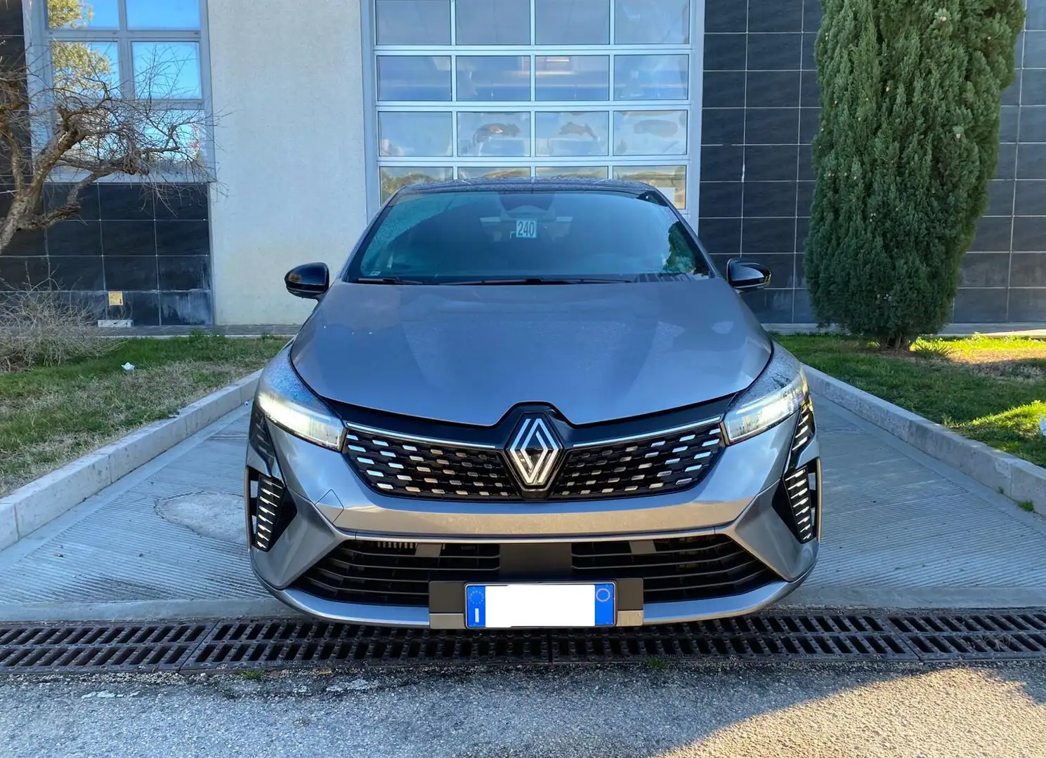 Renault Clio Clio MY24 TCe 90 CV 5 porte Techno Grau - 2