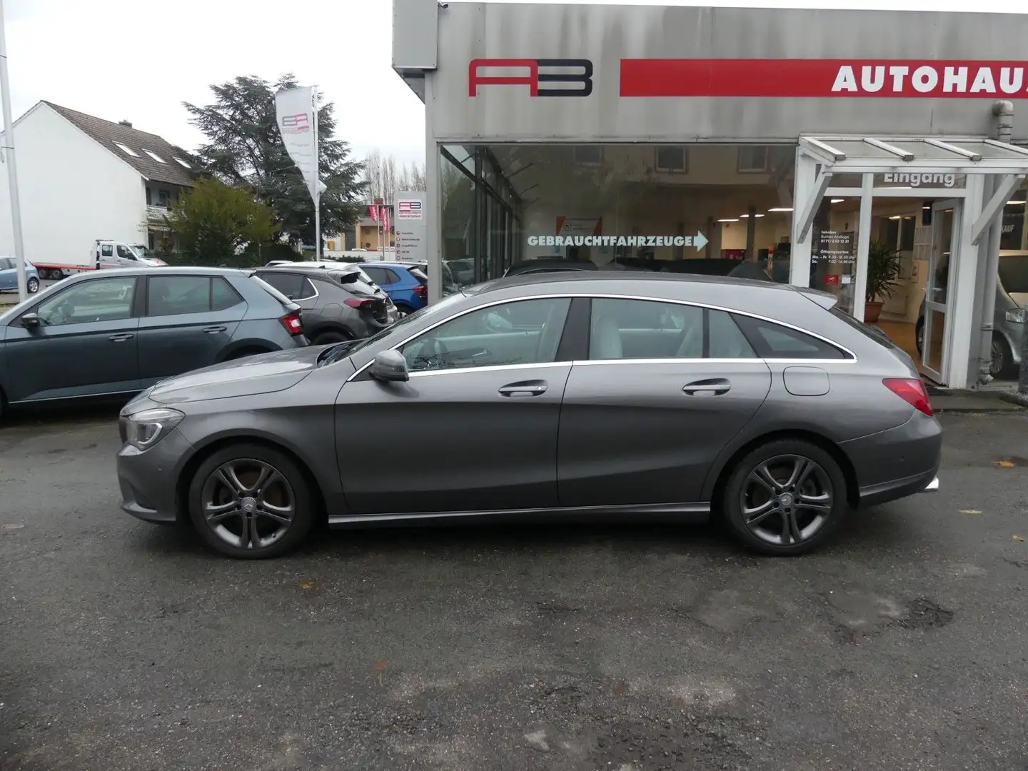 Mercedes-Benz CLA 220 Shooting Brake d 4Matic Automatik Grau - 1