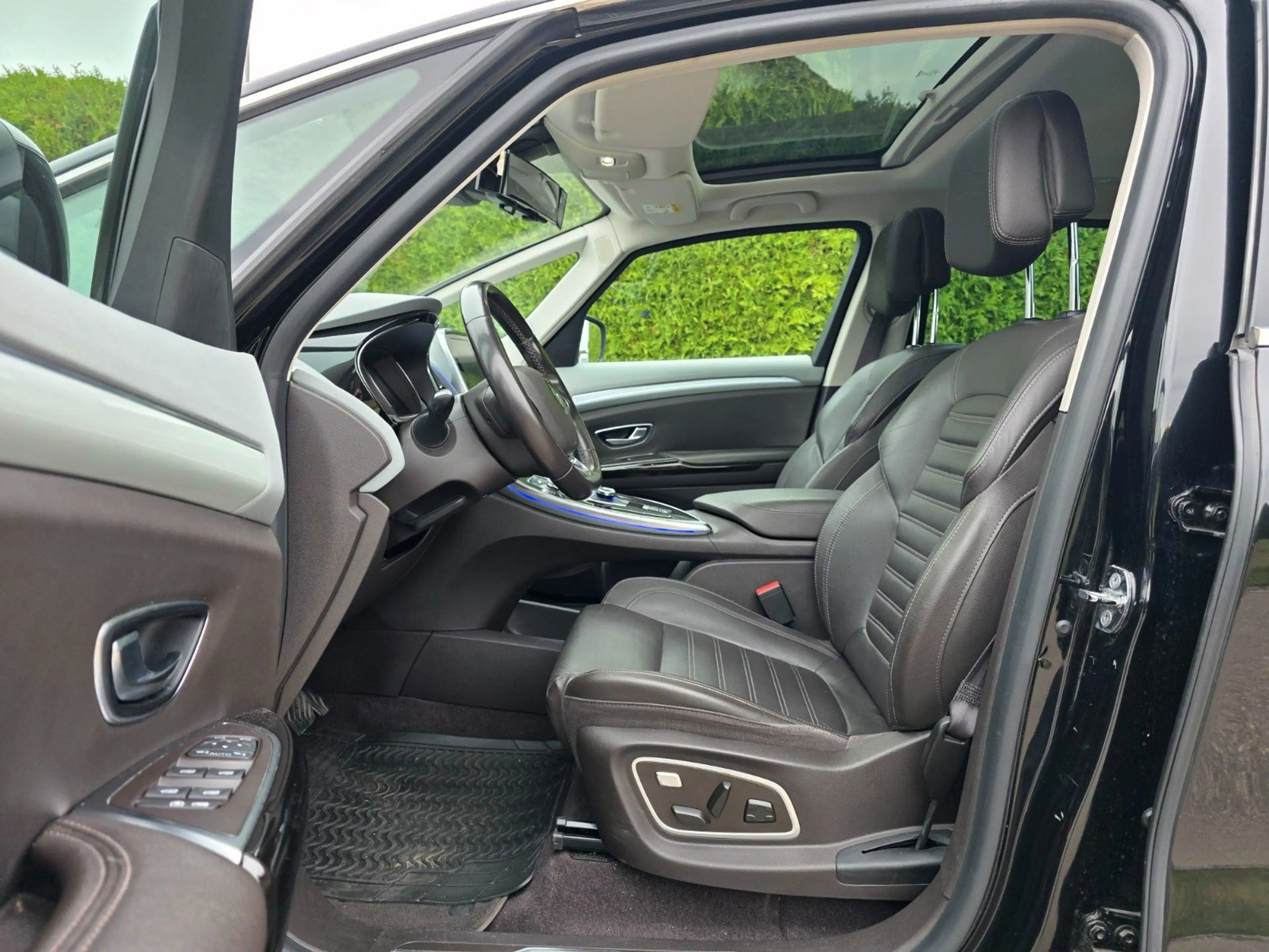 Renault Espace V Intens 2.0d — photo 11