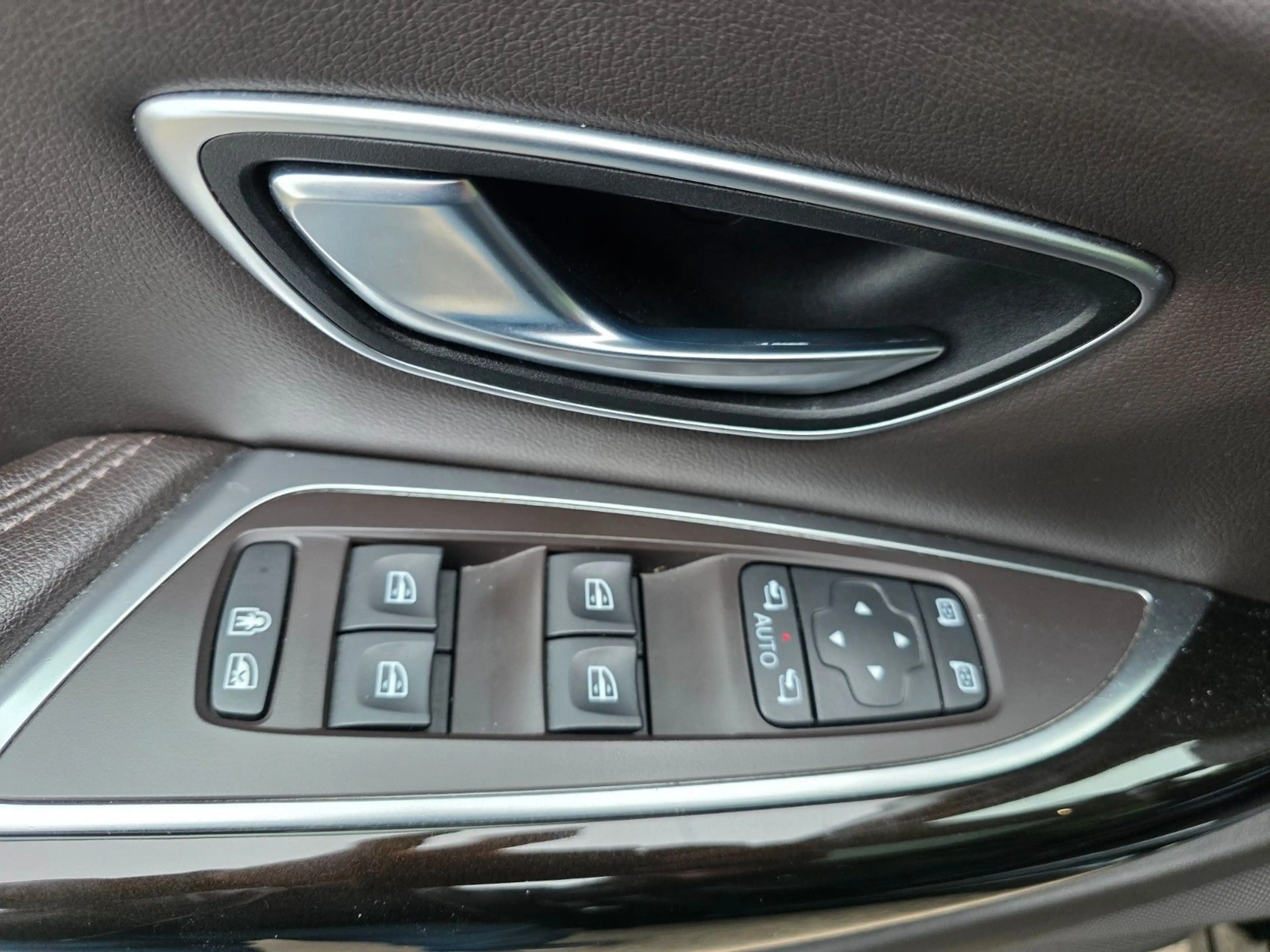 Renault Espace V Intens 2.0d — photo 9