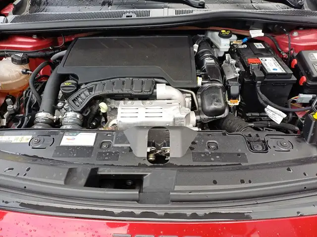 Peugeot 2008 view 8