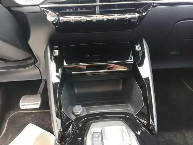 Peugeot 2008 view 14