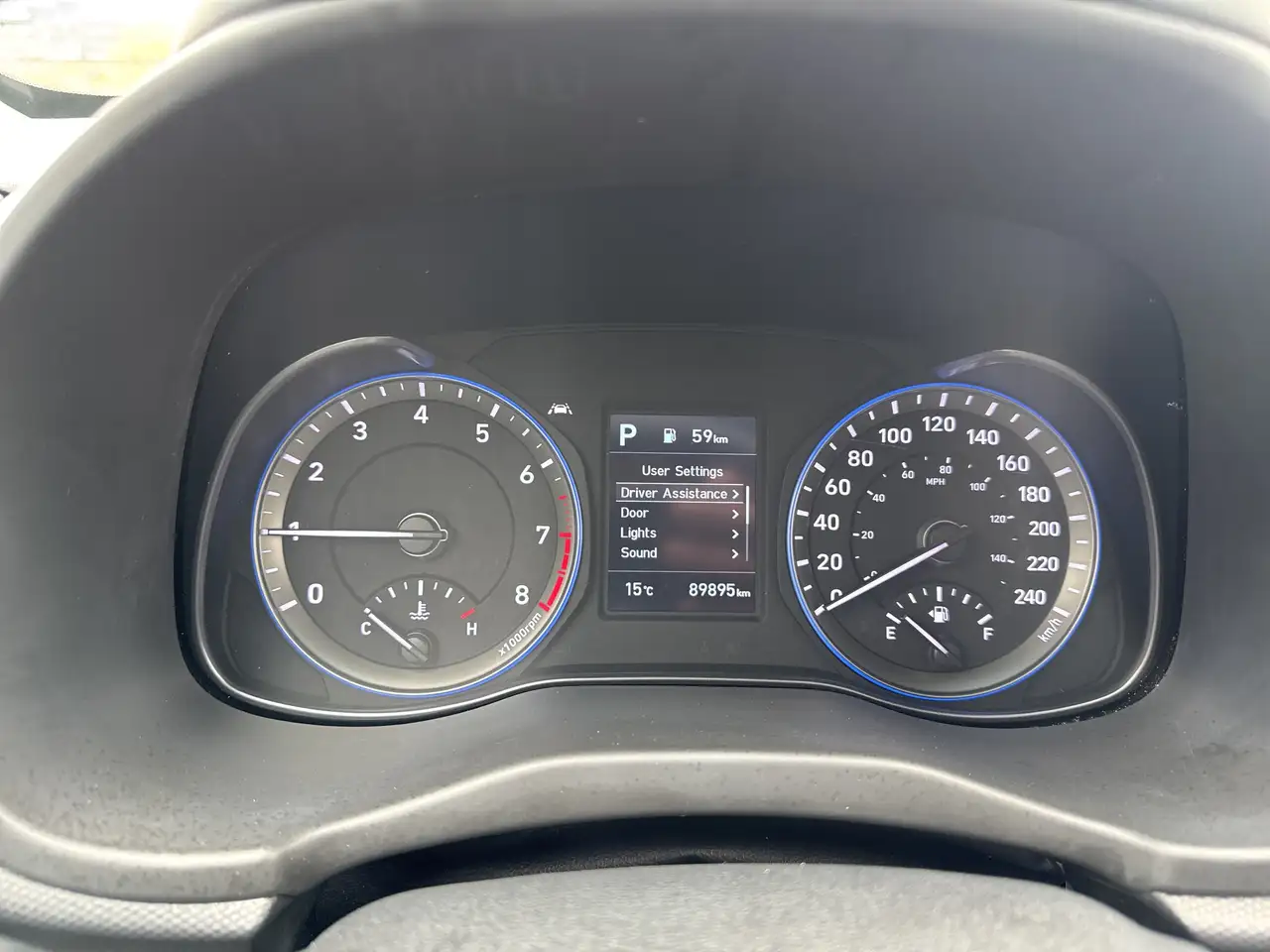 Hyundai KONA снимка Hyundai KONA