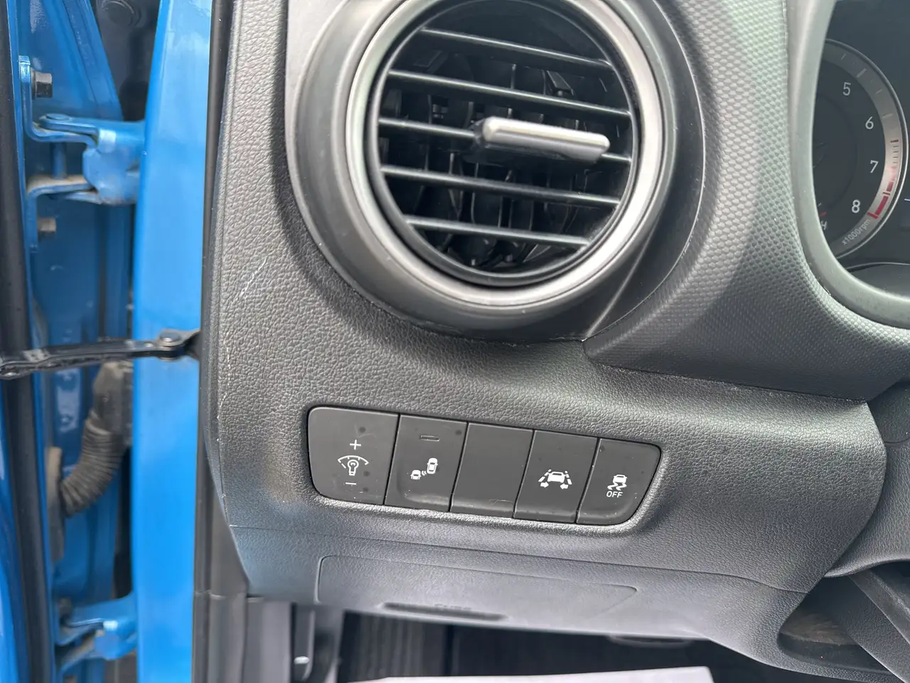Hyundai KONA снимка Hyundai KONA
