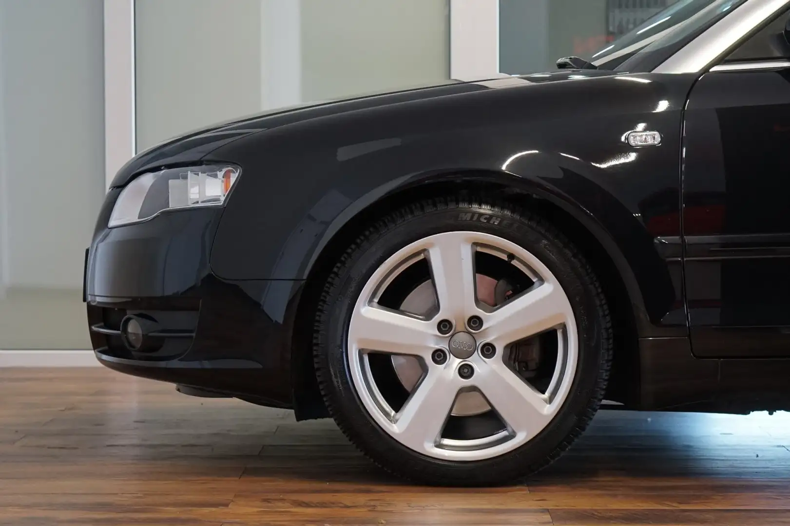 Audi A4 Cabriolet 3.0 TDI quattro 1. HD|52 TKM|LEDER Schwarz - 2