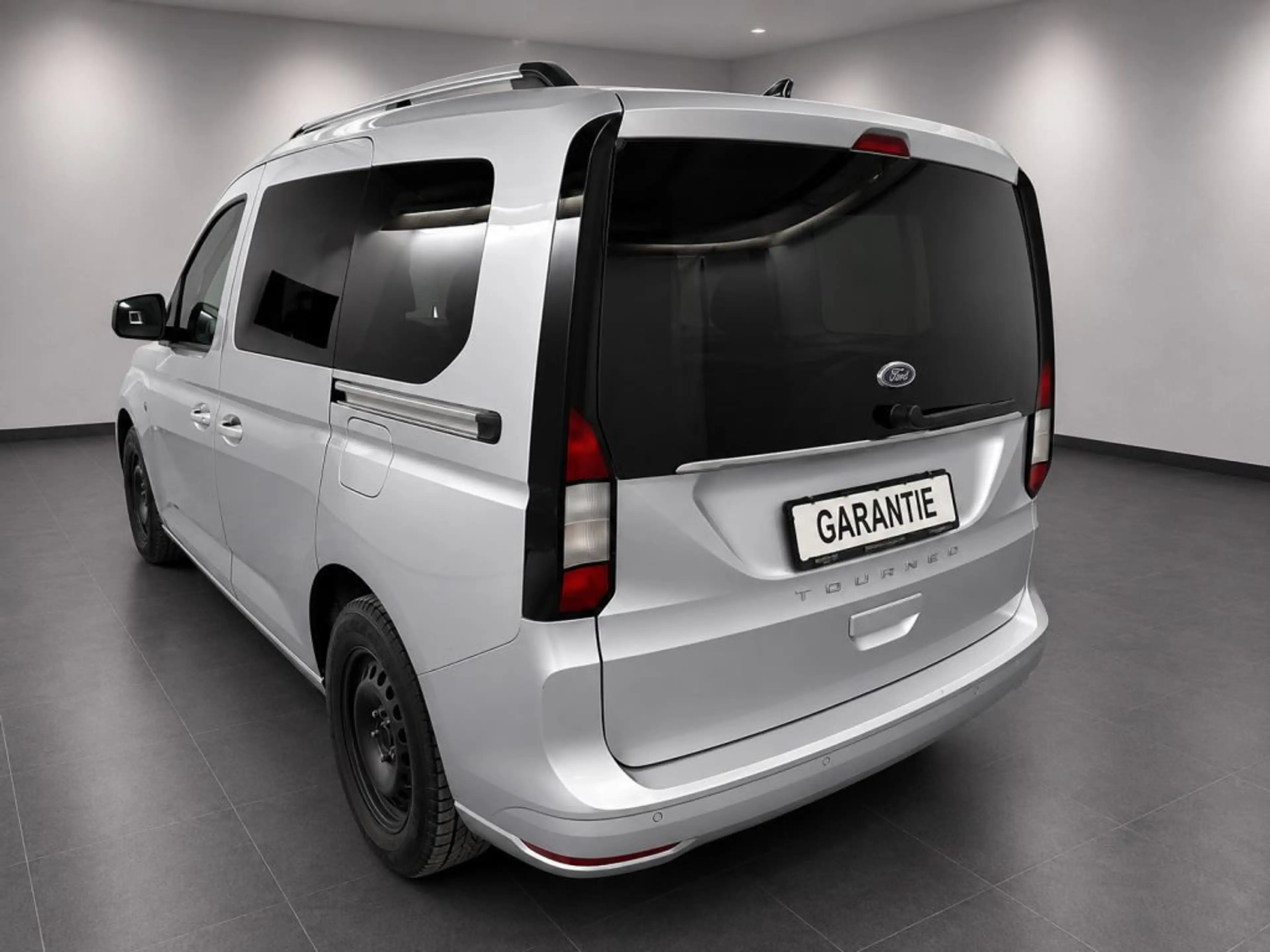 Ford Tourneo Connect 2.0 EcoBlue TITANIUM — photo 4