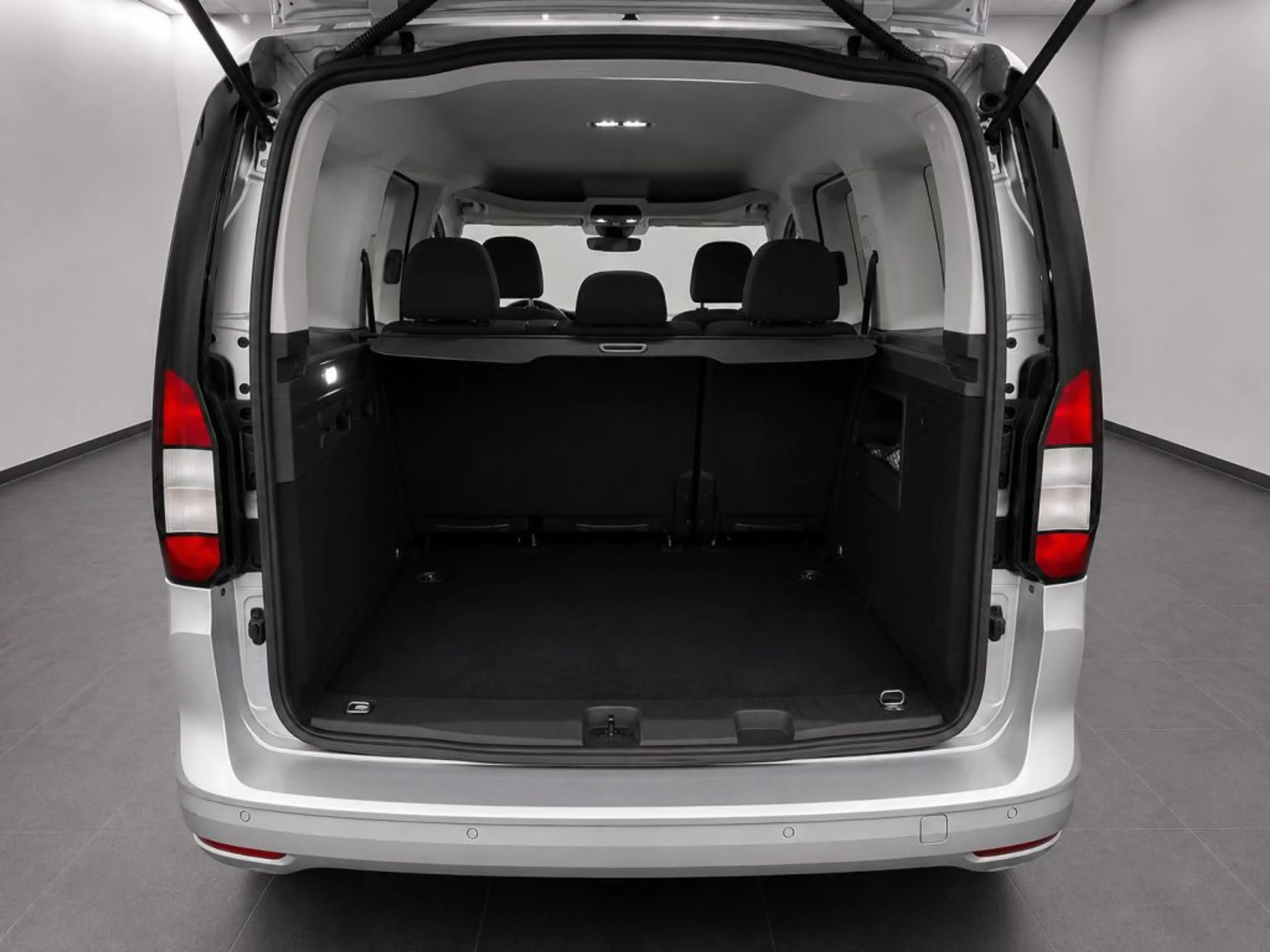 Ford Tourneo Connect 2.0 EcoBlue TITANIUM — photo 5