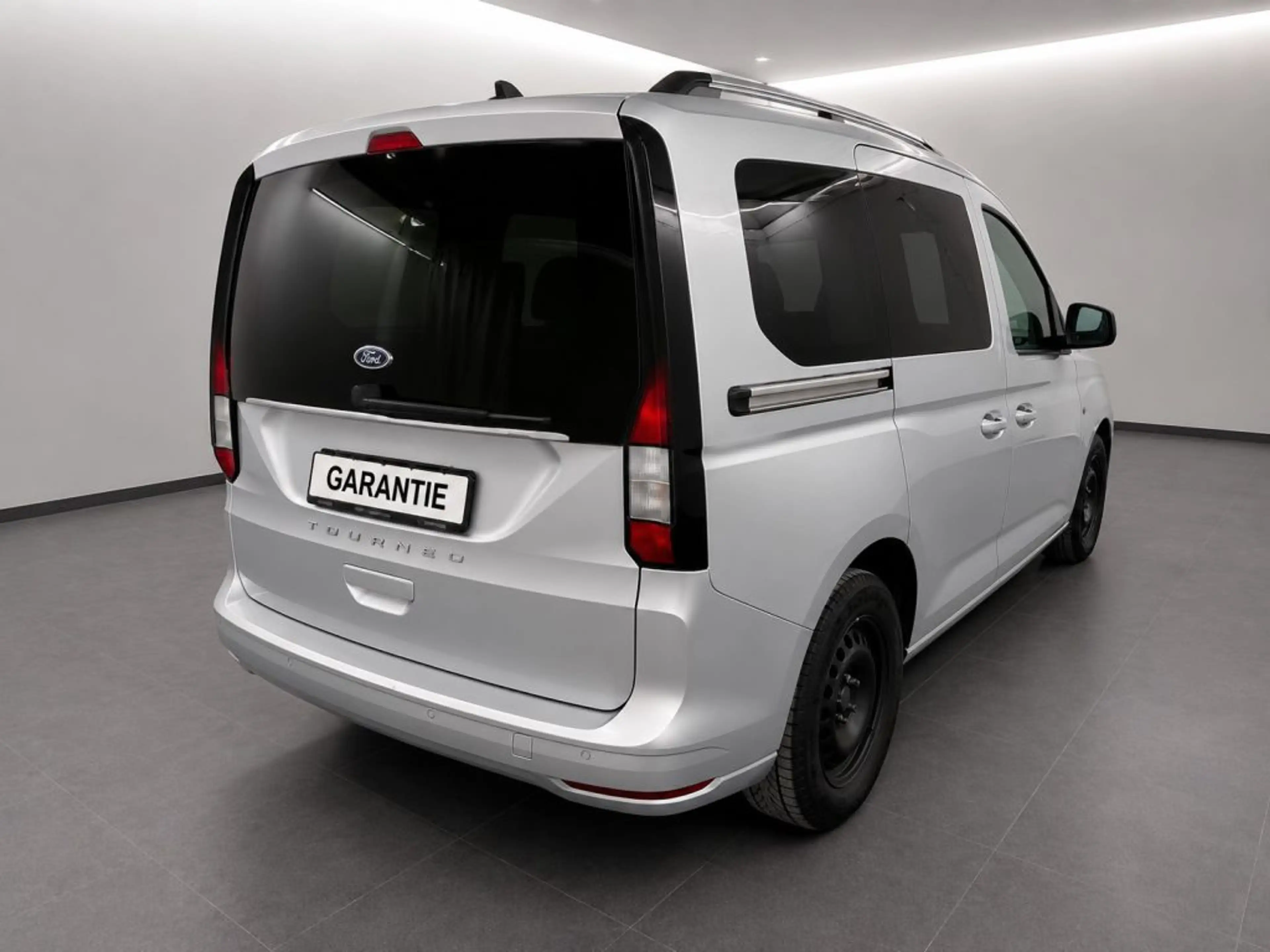 Ford Tourneo Connect 2.0 EcoBlue TITANIUM — photo 3