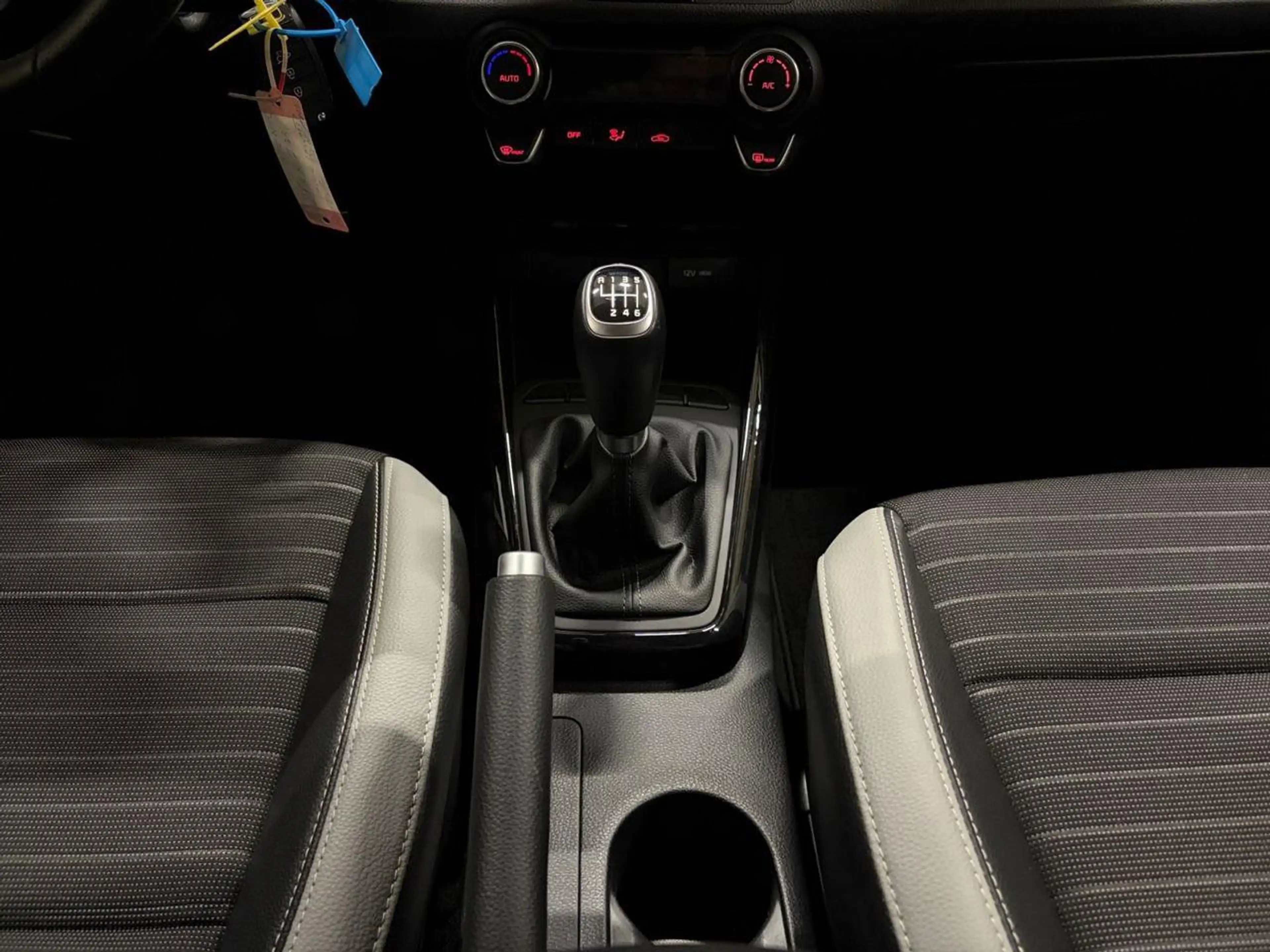 Kia Stonic INSPIRE 1.0T 100CV *DEMO*FAIBLE KMS* — photo 13