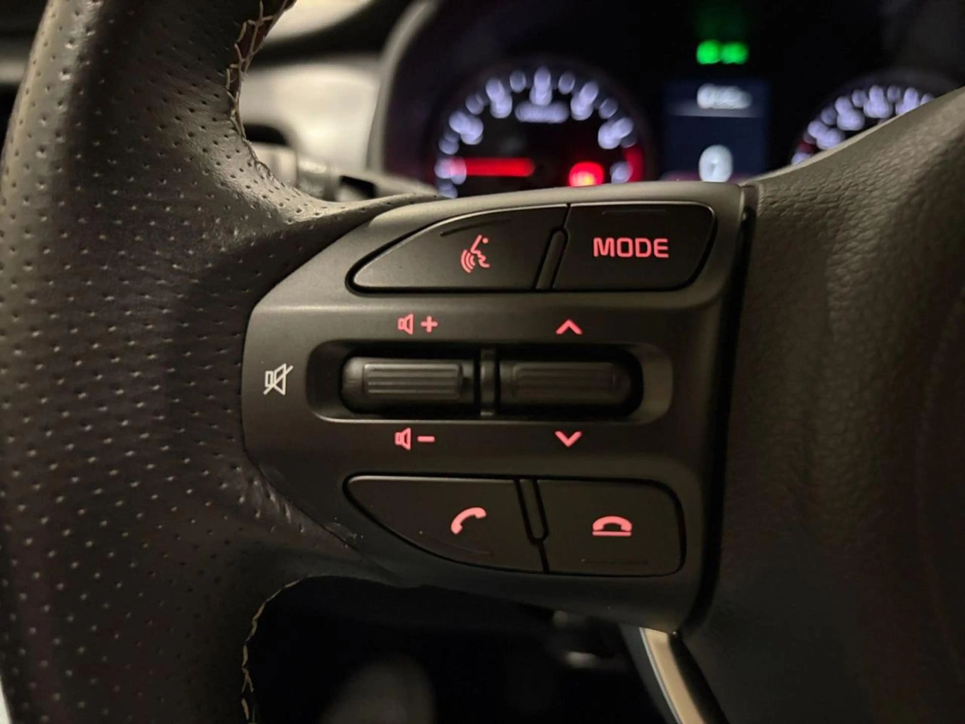 Kia Stonic INSPIRE 1.0T 100CV *DEMO*FAIBLE KMS* — photo 10