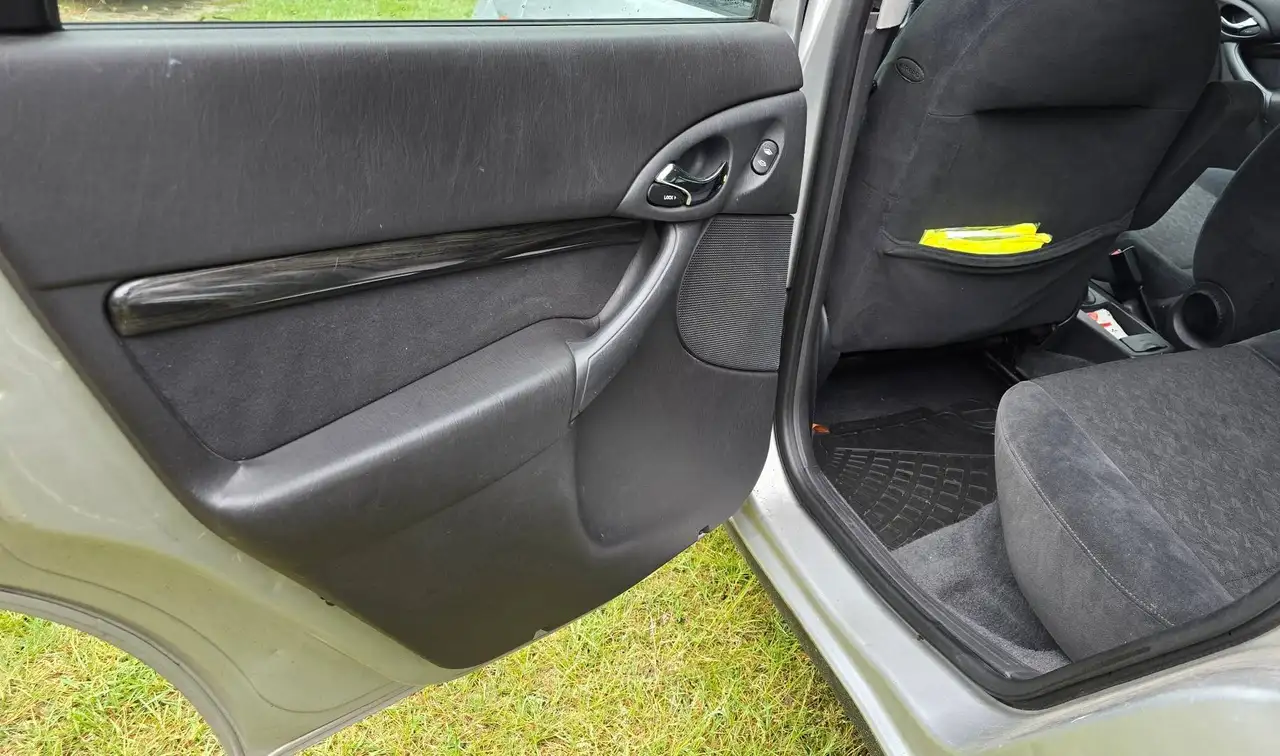 Ford Focus Ghia - 1.6L, foto 8