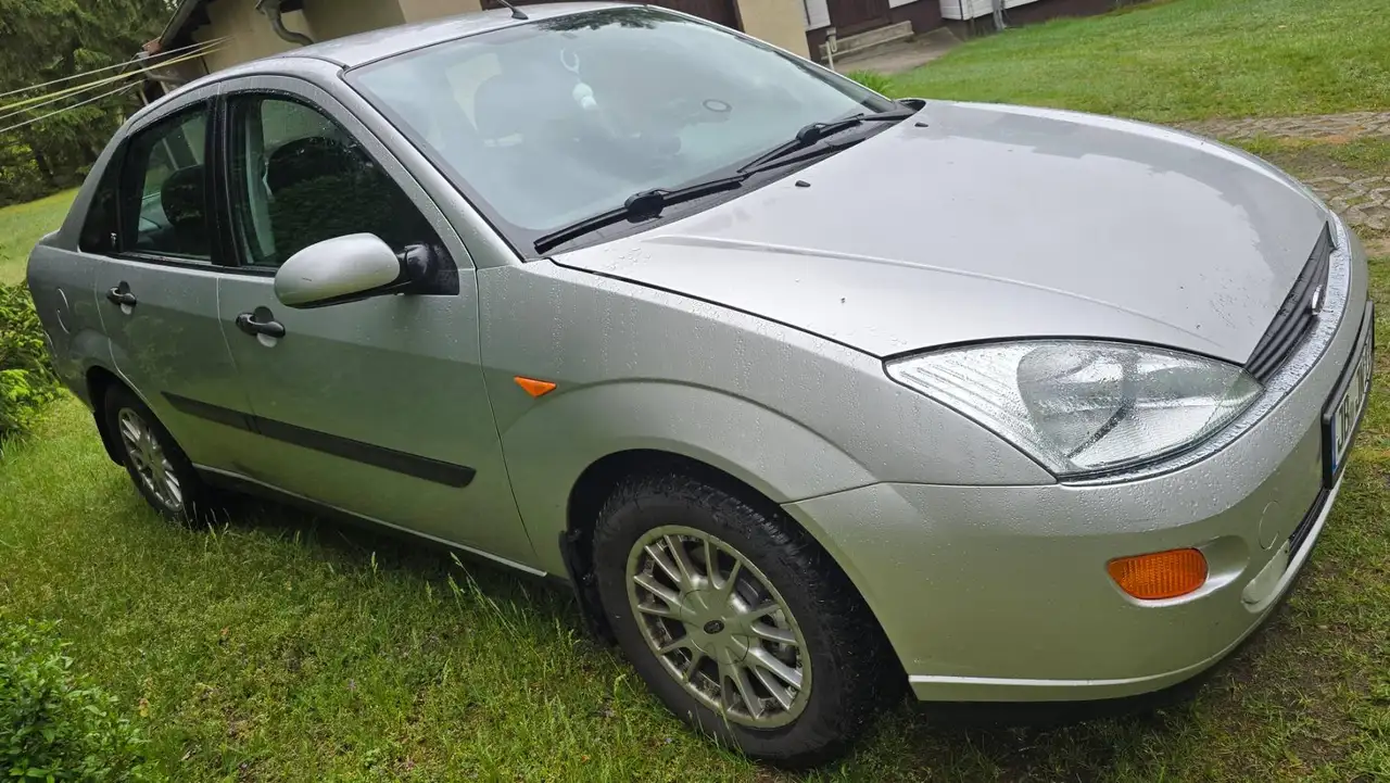 Ford Focus Ghia - 1.6L, foto 2