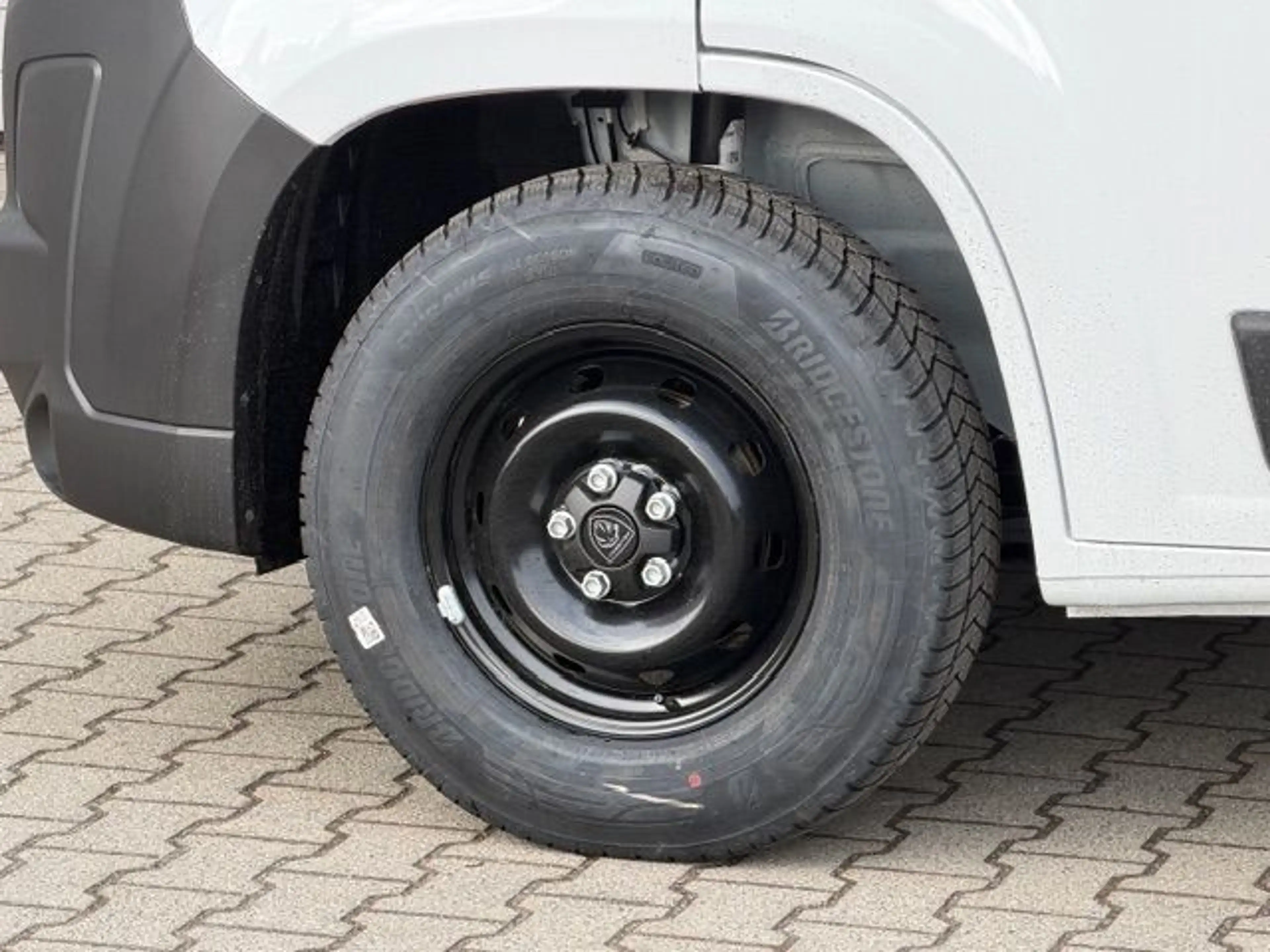Peugeot Boxer 2.2 BlueHDi 140 L3H2 (250/250L) — photo 10
