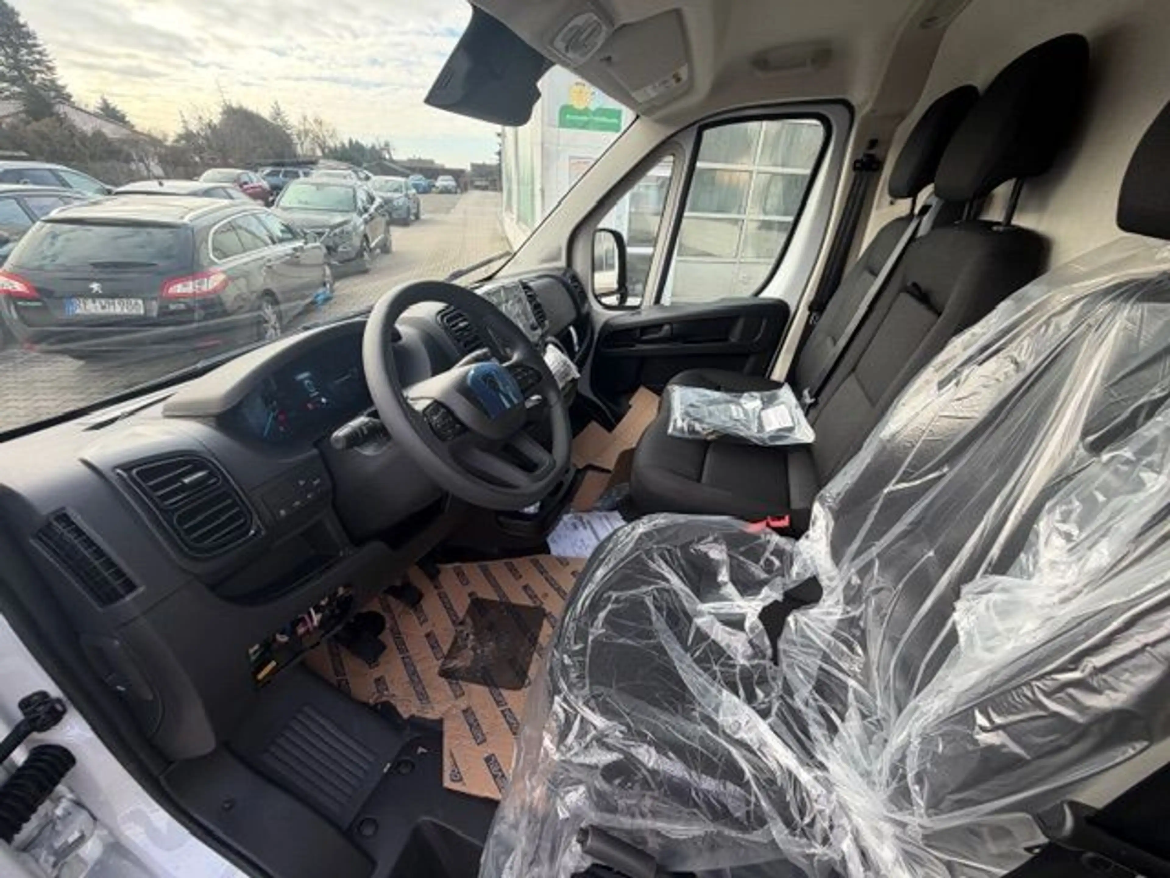 Peugeot Boxer 2.2 BlueHDi 140 L3H2 (250/250L) — photo 5