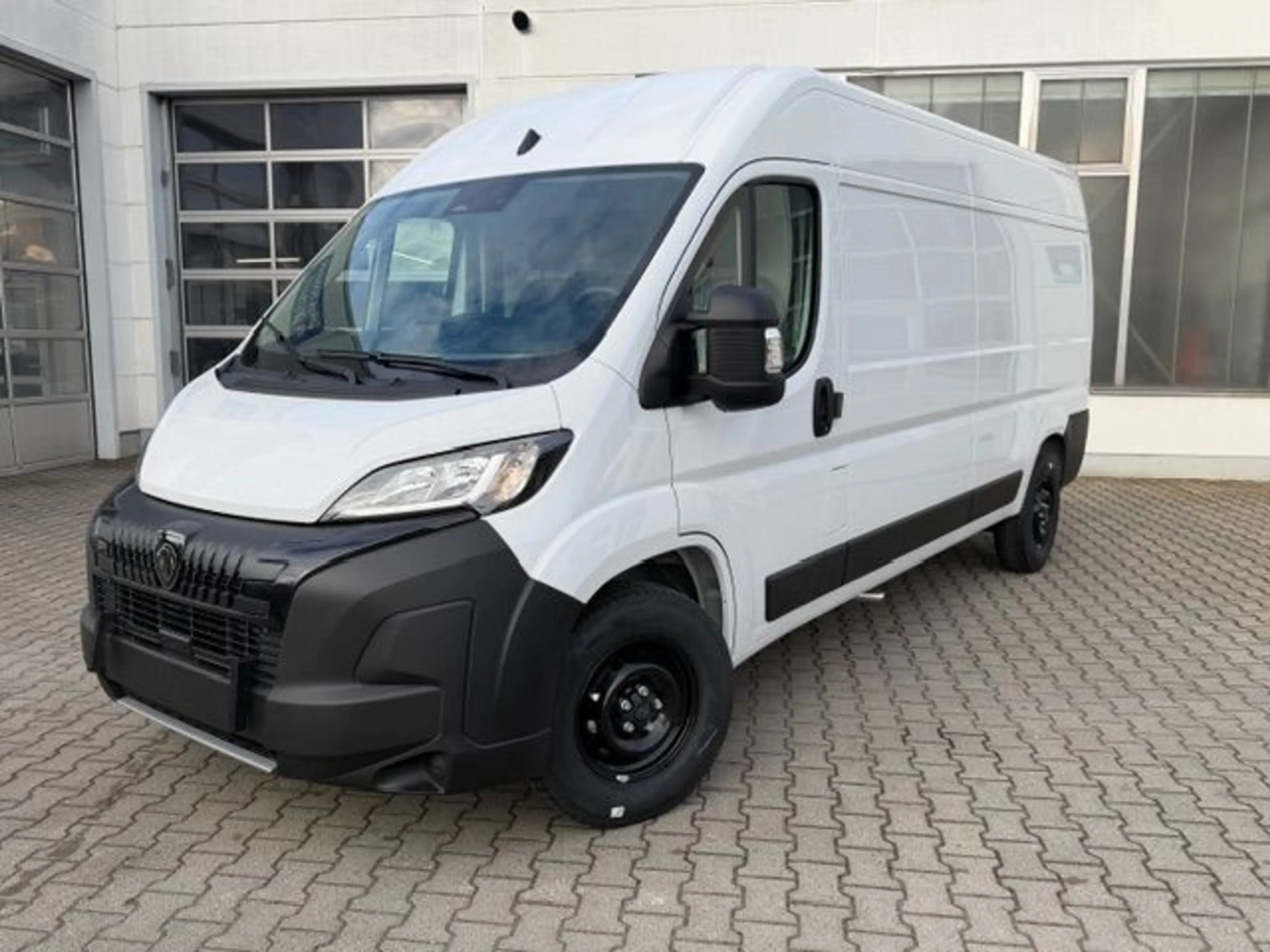 Peugeot Boxer 2.2 BlueHDi 140 L3H2 (250/250L)