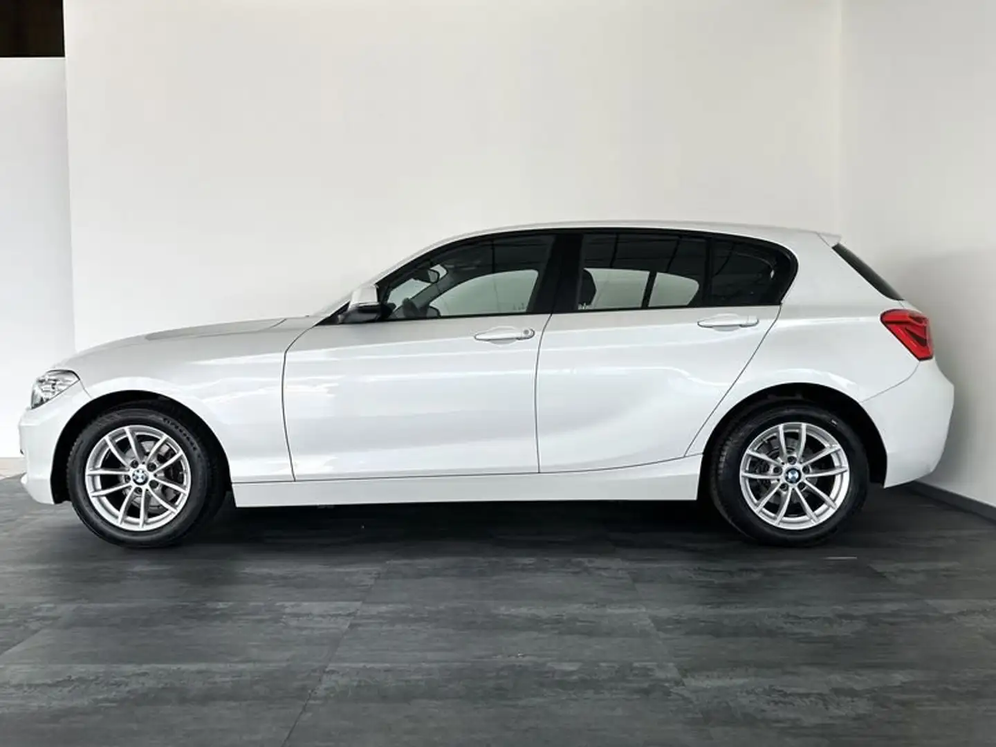 BMW 116 116d 5p. Business 6M. Navi Sensori vernice Perlata Bianco - 2