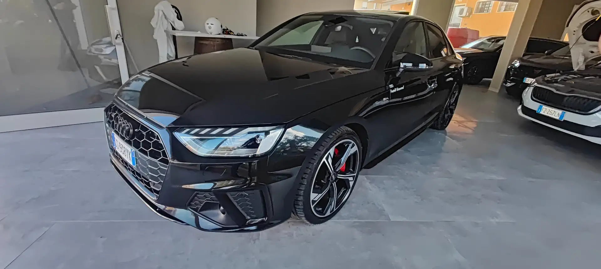 Audi A4 A4 Berlina 40 2.0 tdi  S line quattro 204cv s-tron Nero - 2